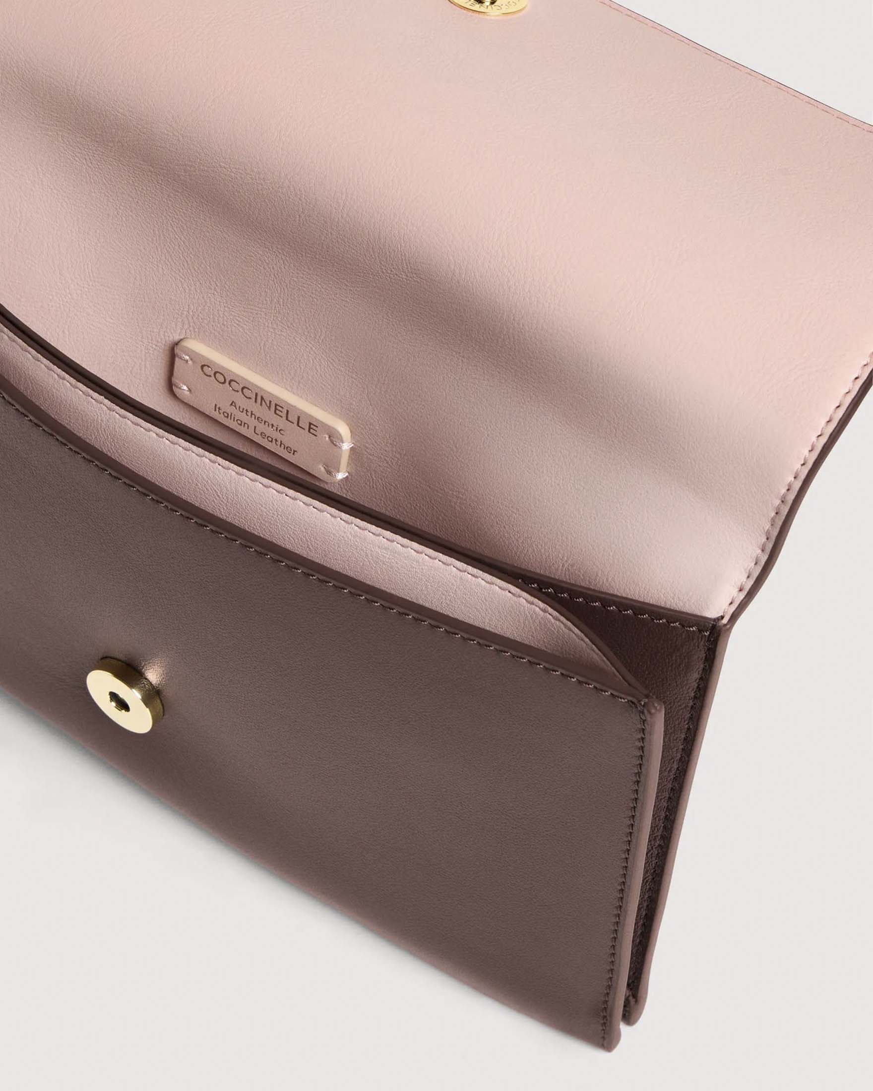 Minibag C-Me Light Coccinelle bordeaux in pelle liscia con tracolla a catena image