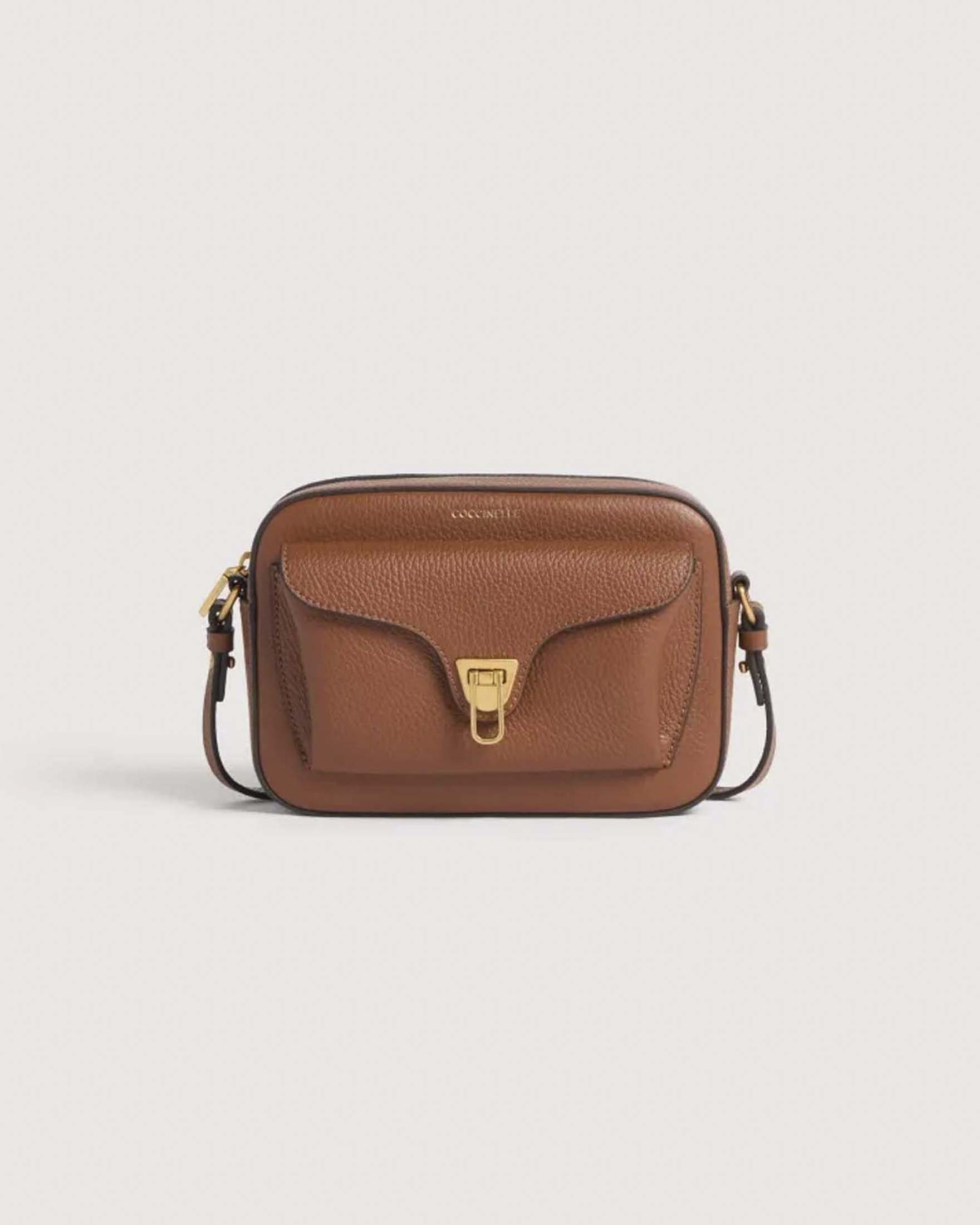 Borsa a tracolla Beat Small Coccinelle color cognac in pelle bottalata con scomparto esterno