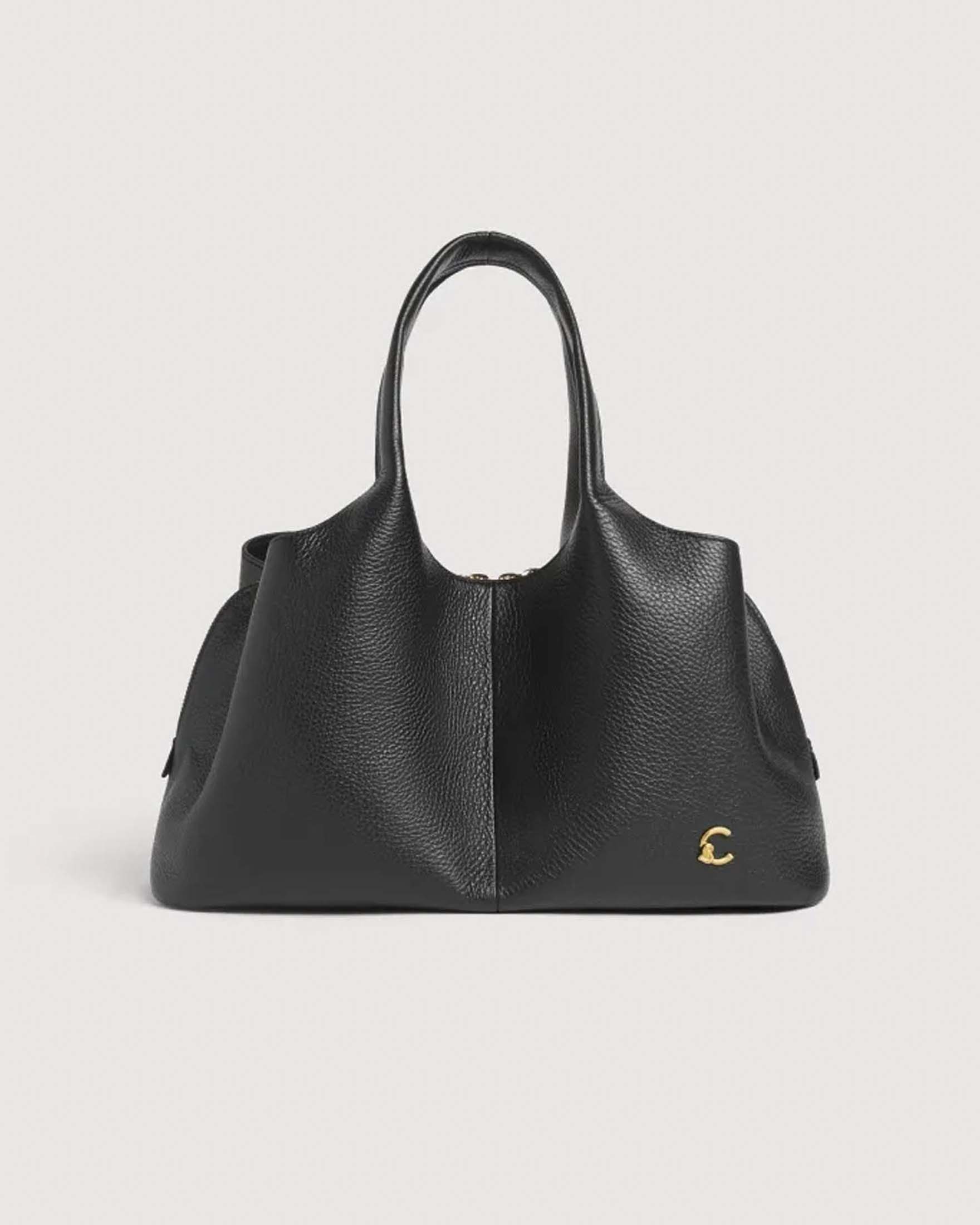 Borsa Nell Medium Coccinelle nera in pelle martellata con logo C-Me e chiusura zip scomparto centrale