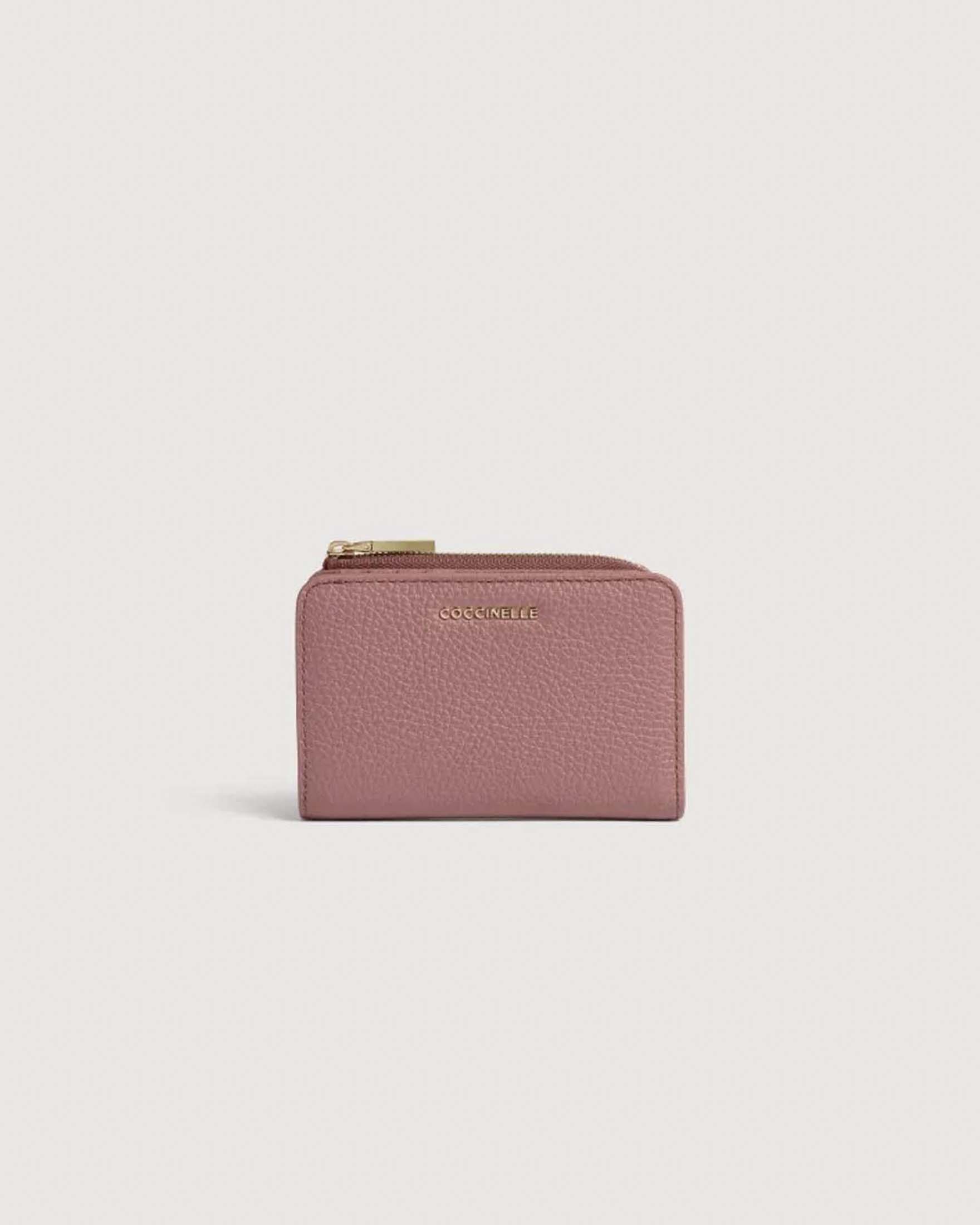 Portafoglio a libro Metallic Small Coccinelle rosa in pelle bottalata con scritta logo dorata