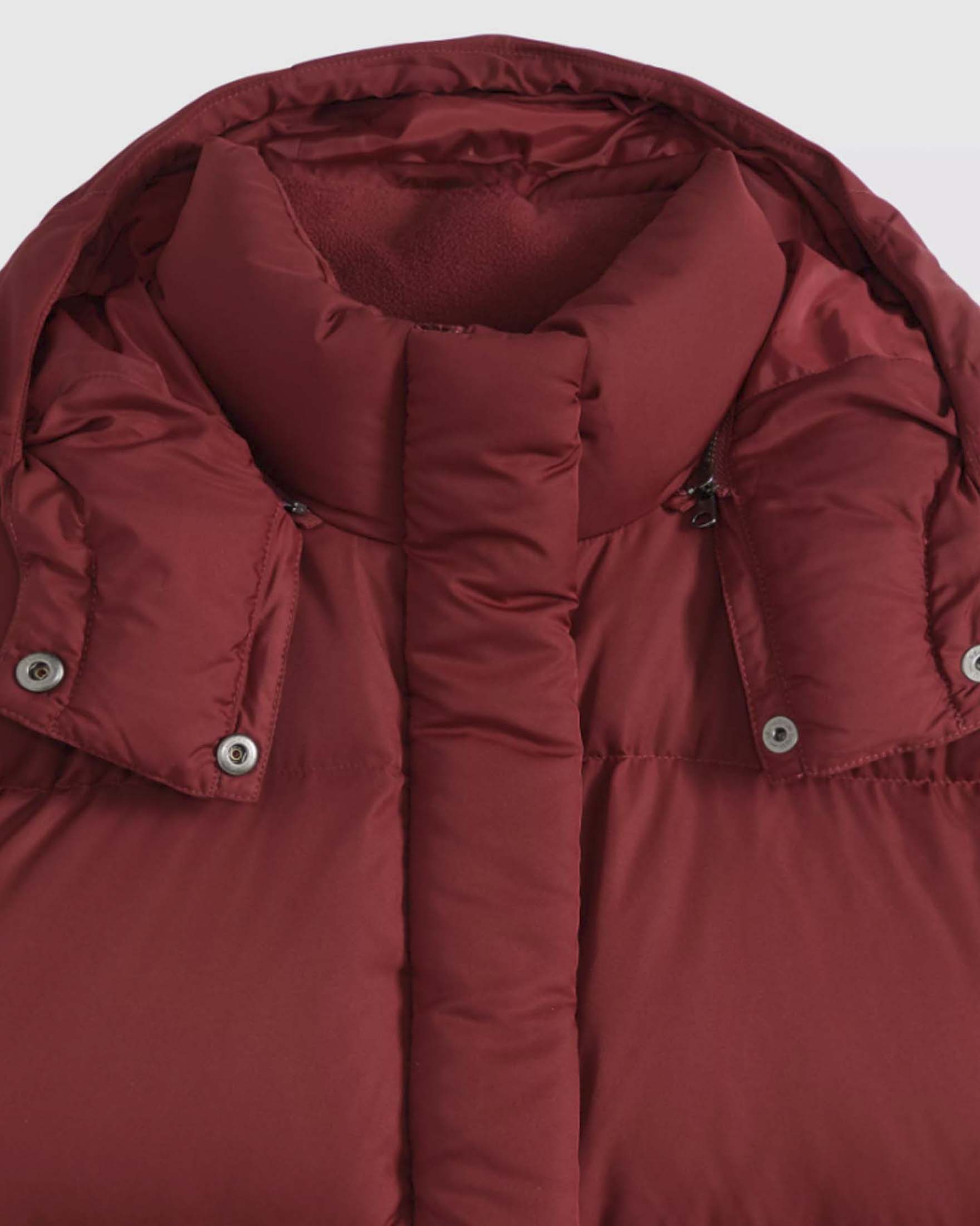 Piumino cropped Tate Bubble Levi's bordeaux con cappuccio image