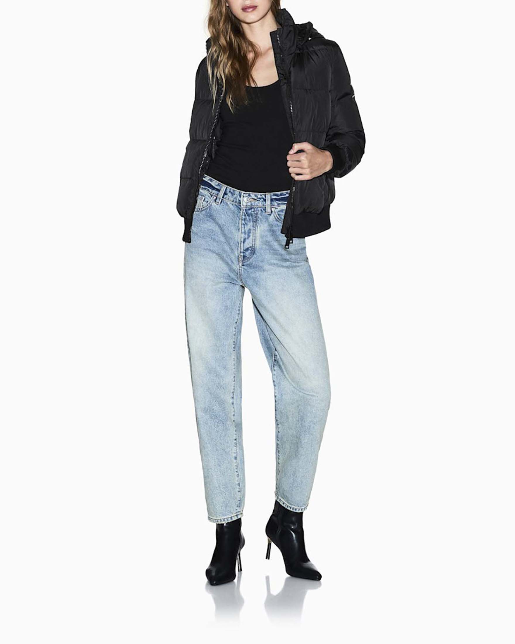 Giubbotto trapuntato Armani Exchange nero in tessuto tecnico con cappuccio staccabile image