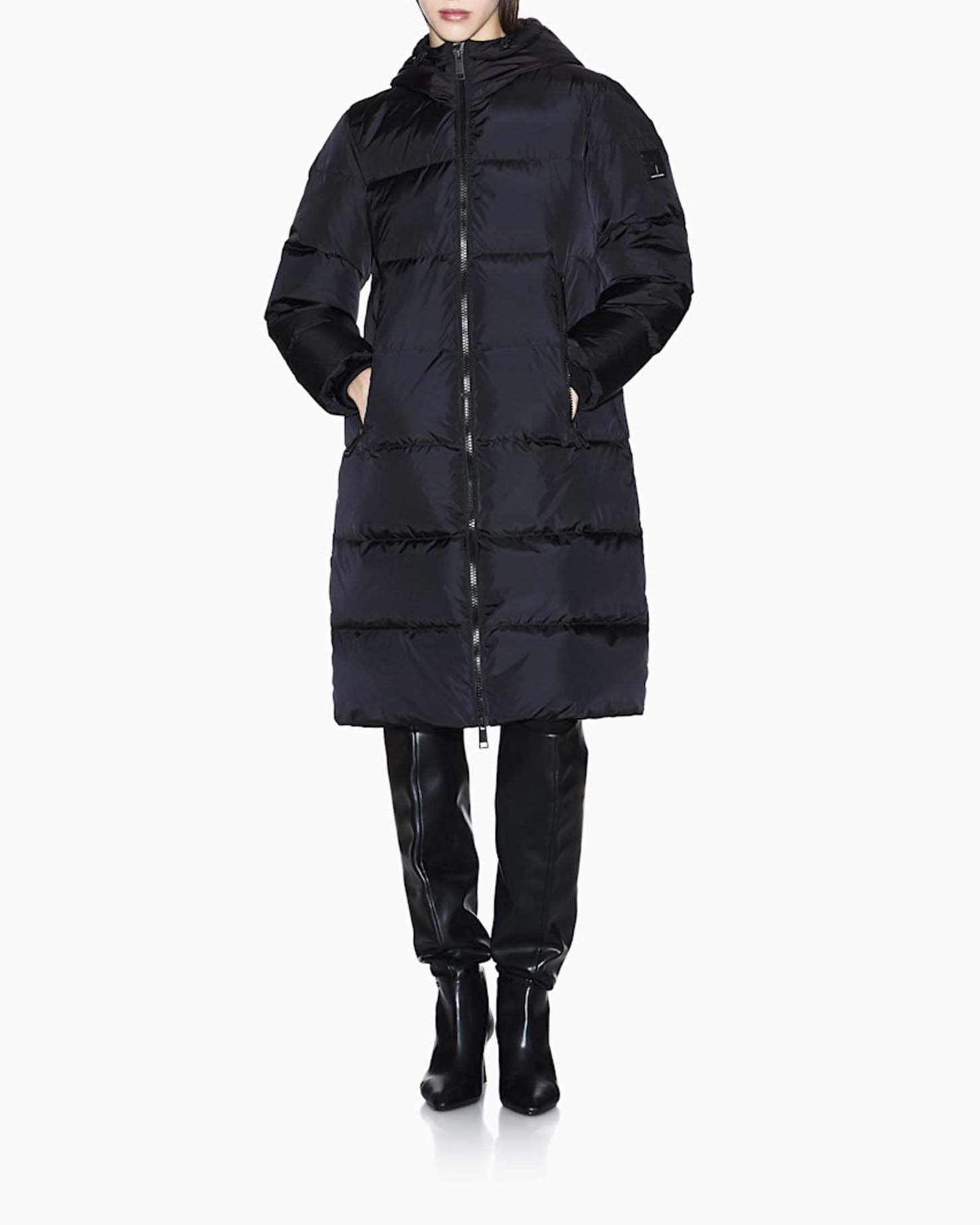 Piumino lungo Armani Exchange nero trapuntato in piuma naturale con cappuccio e tasche laterali a zip