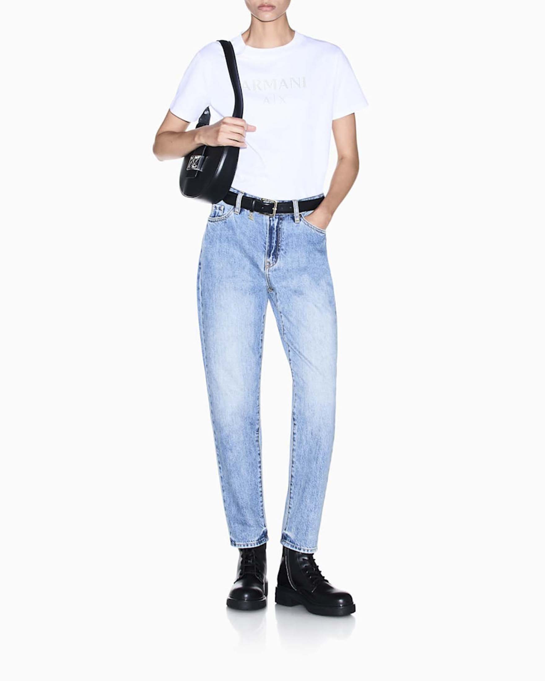 Jeans carrot fit over Armani Exchange in denim rigido di cotone lavaggio super stonewash