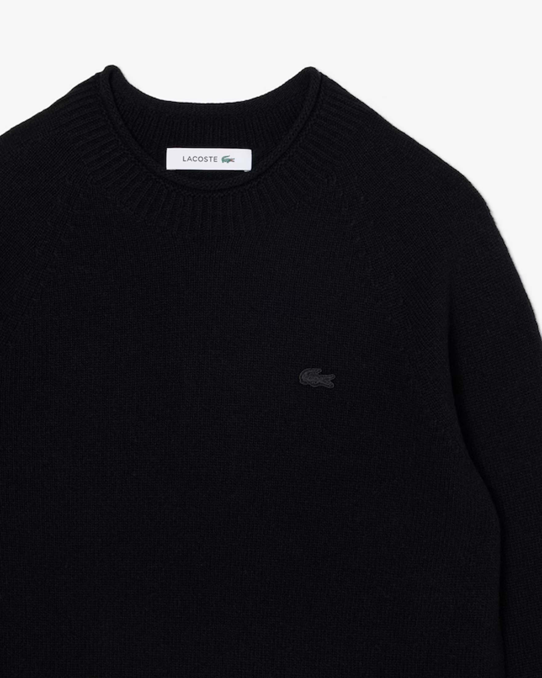Maglione girocollo Lacoste nero in pura lana cardata con coccodrillo ricamato a contrasto image