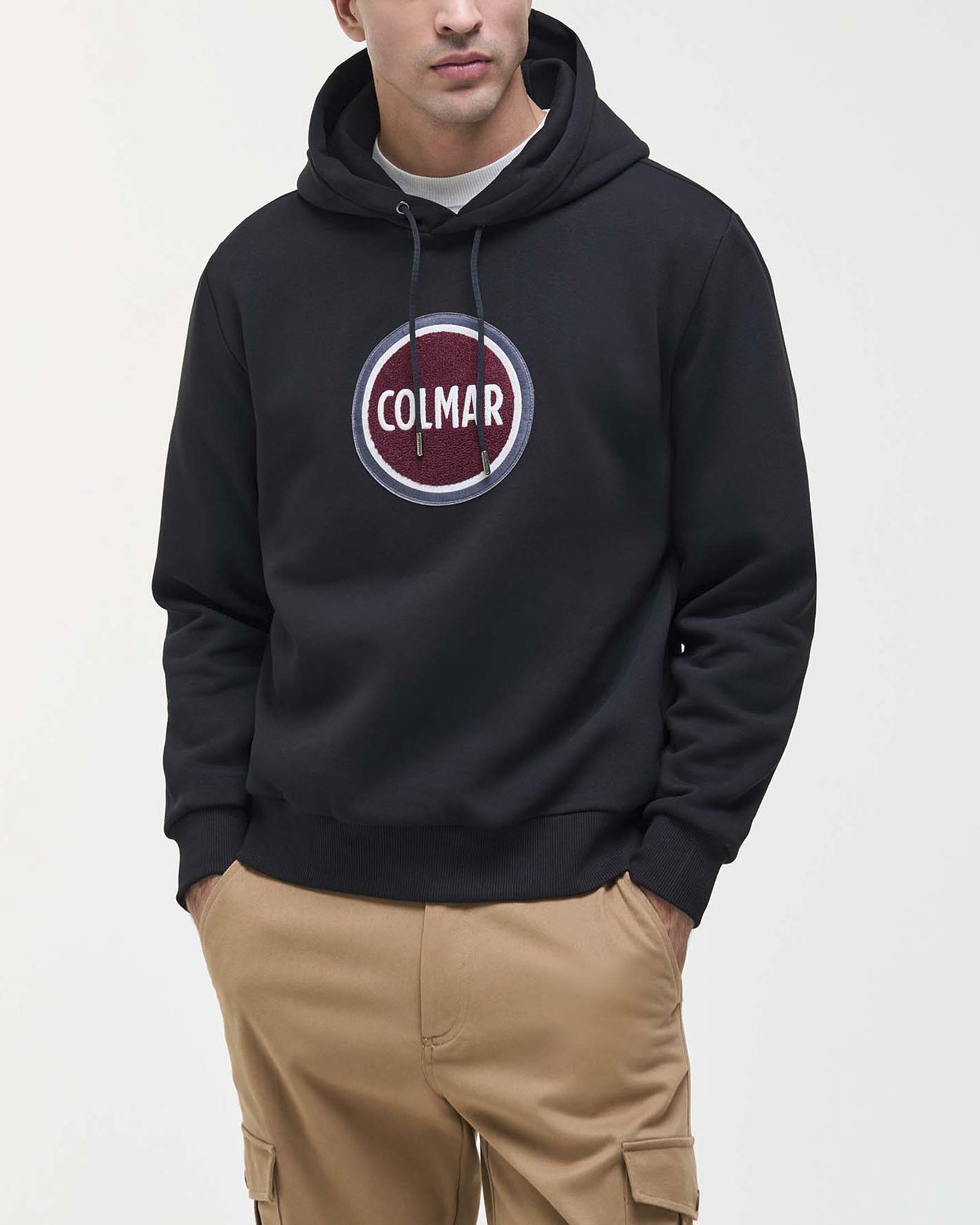 Felpa nera Colmar Originals con maxi logo bollo in spugna e cappuccio image
