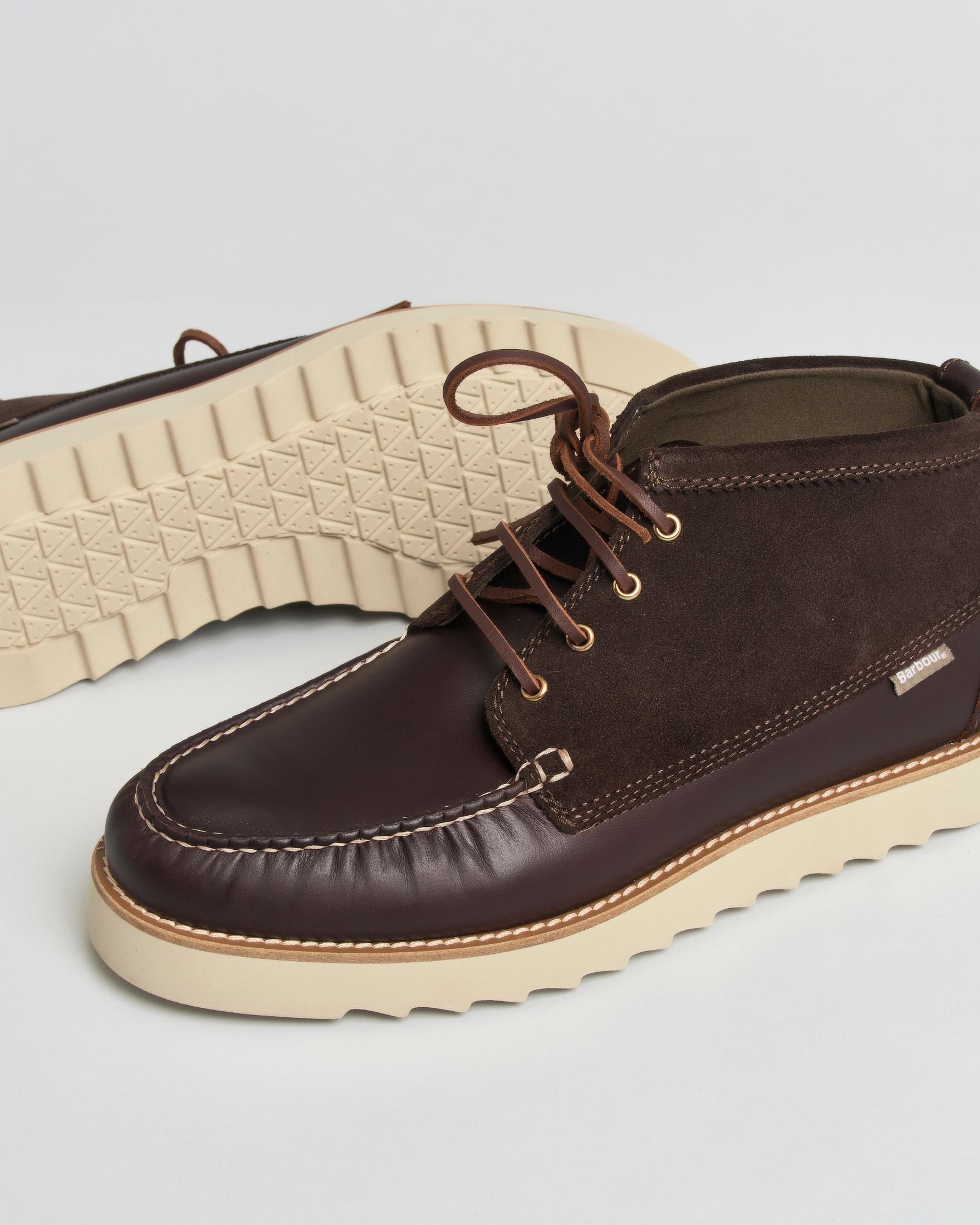 Stivaletti chukka Hadston Barbour marroni in pelle e suede image