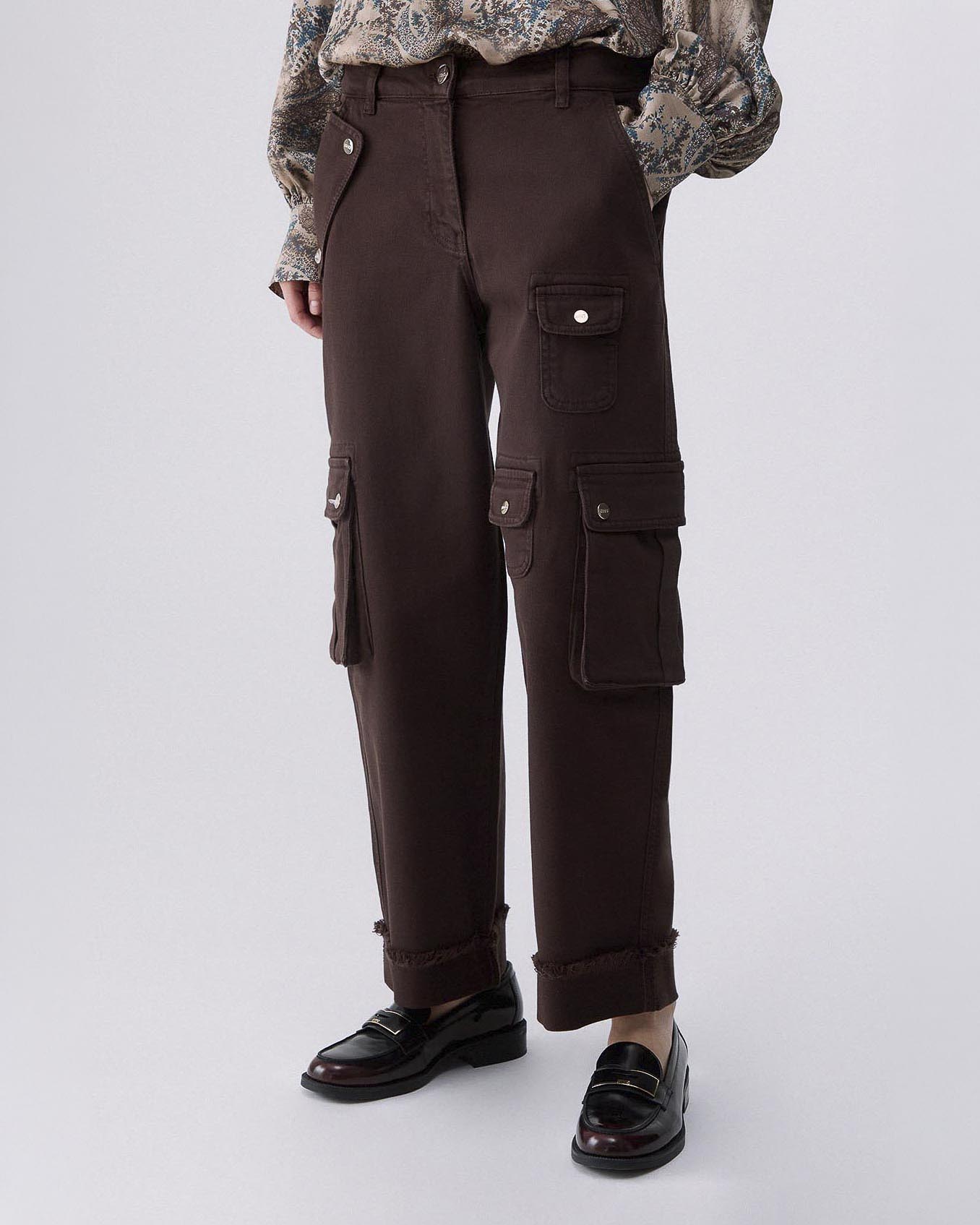 Pantaloni cargo Liu Jo marroni in bull di cotone con maxi tasche a soffietto e risvolto sul fondo image