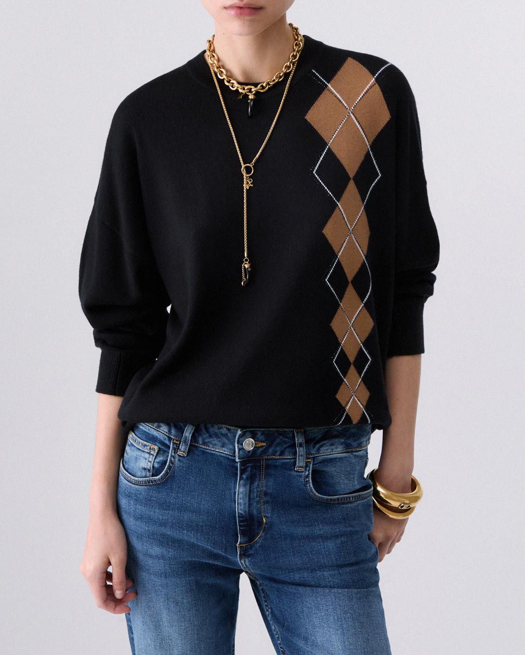 Maglia girocollo oversize Liu Jo nera in misto lana con motivo Argyle cammello e micro strass applicati
