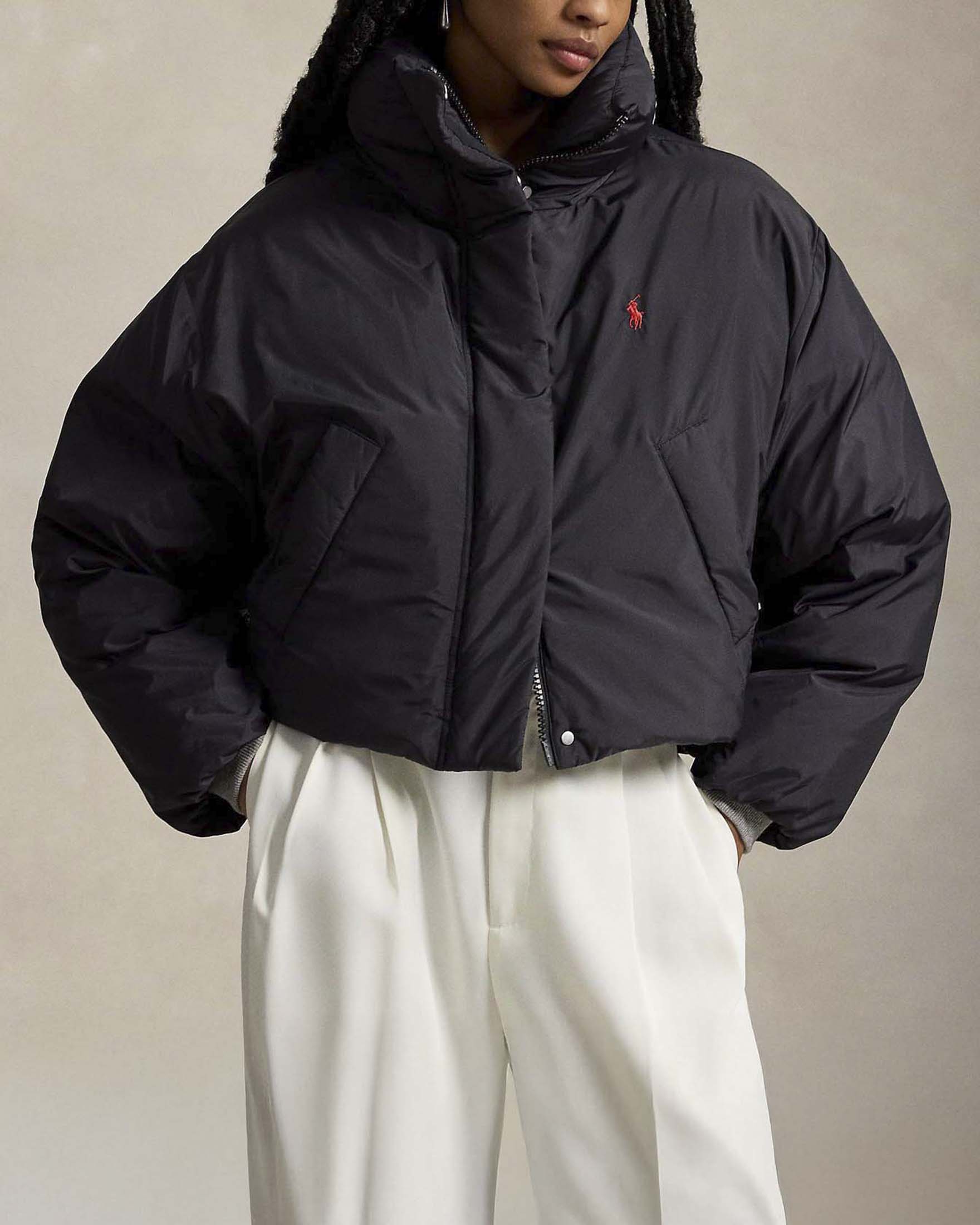 Piumino corto ovesize Polo Ralph Lauren nero imbottito idrorepellente con logo Pony ricamato