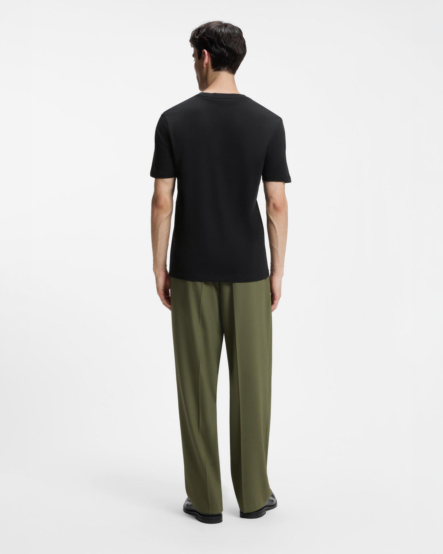 T-shirt Hugo nera regular fit in cotone con logo piccolo image