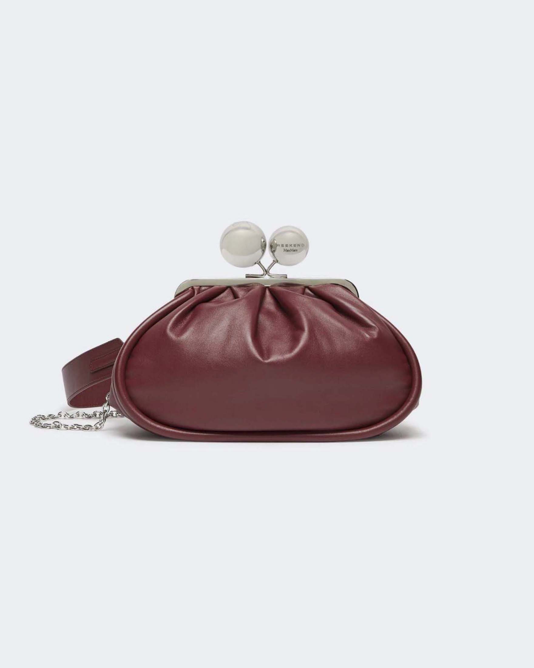 Pasticcino Bag Medium Weekend Max Mara bordeaux in montone con doppia tracolla e maxi chiusura