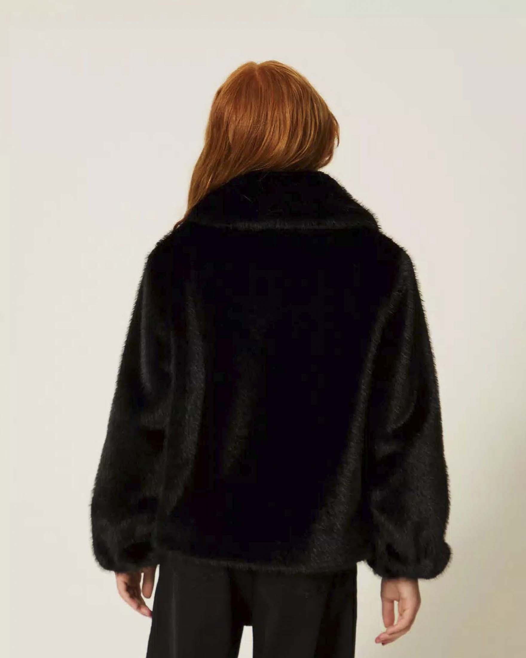 Ecopelliccia Twinset nera con zip e colletto image
