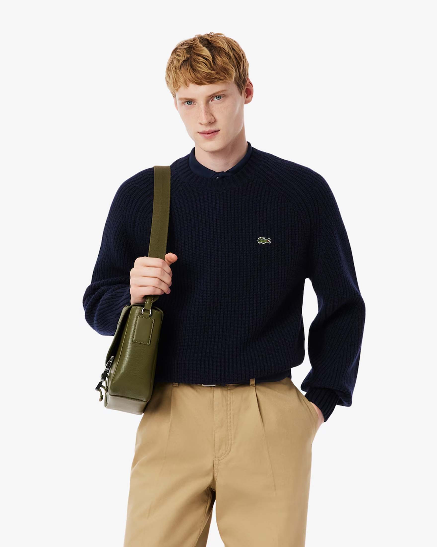 Maglione girocollo Lacoste blu navy in pura lana a coste con maniche raglan