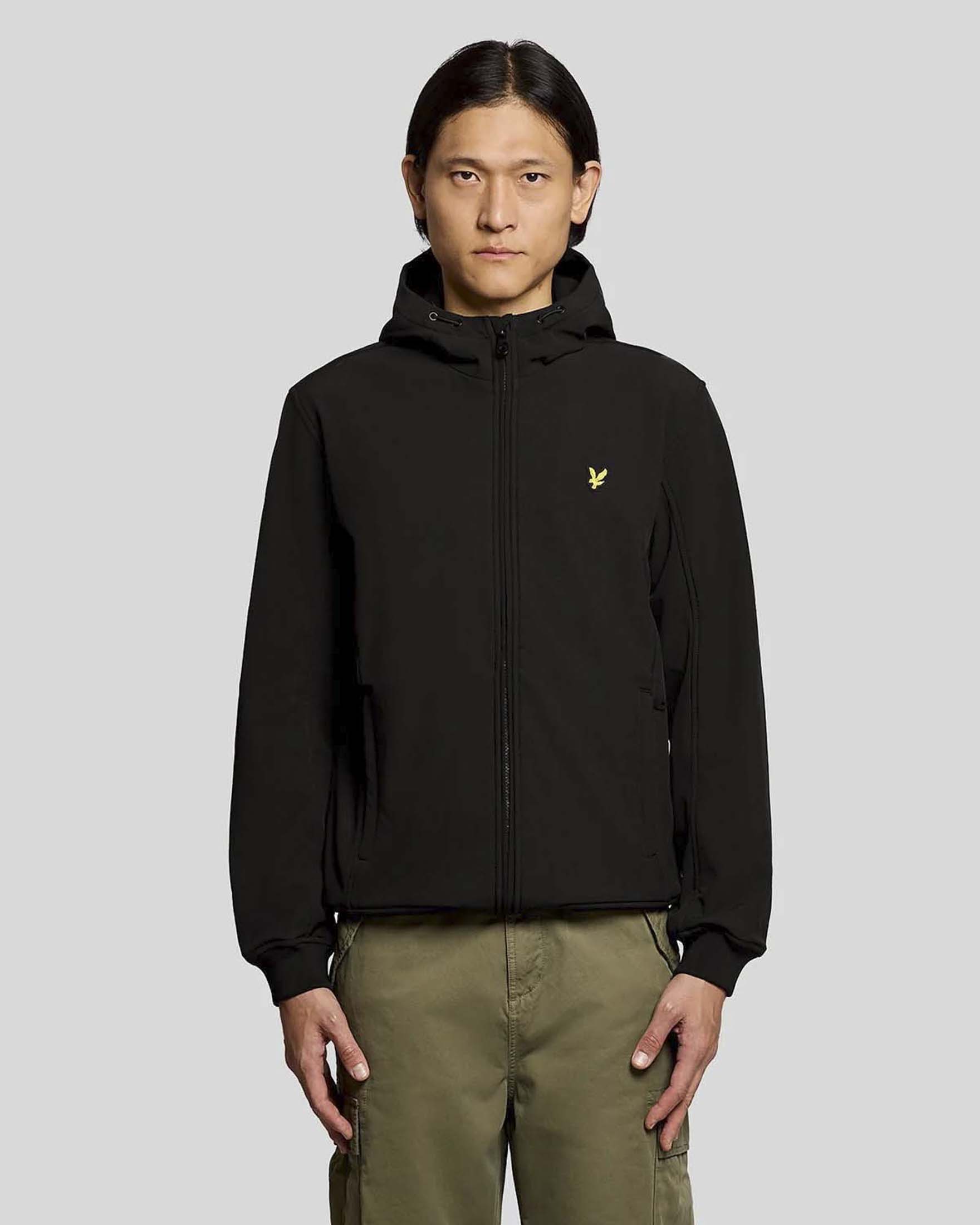 Giacca softshell Lyle & Scott nera con interno in pile image