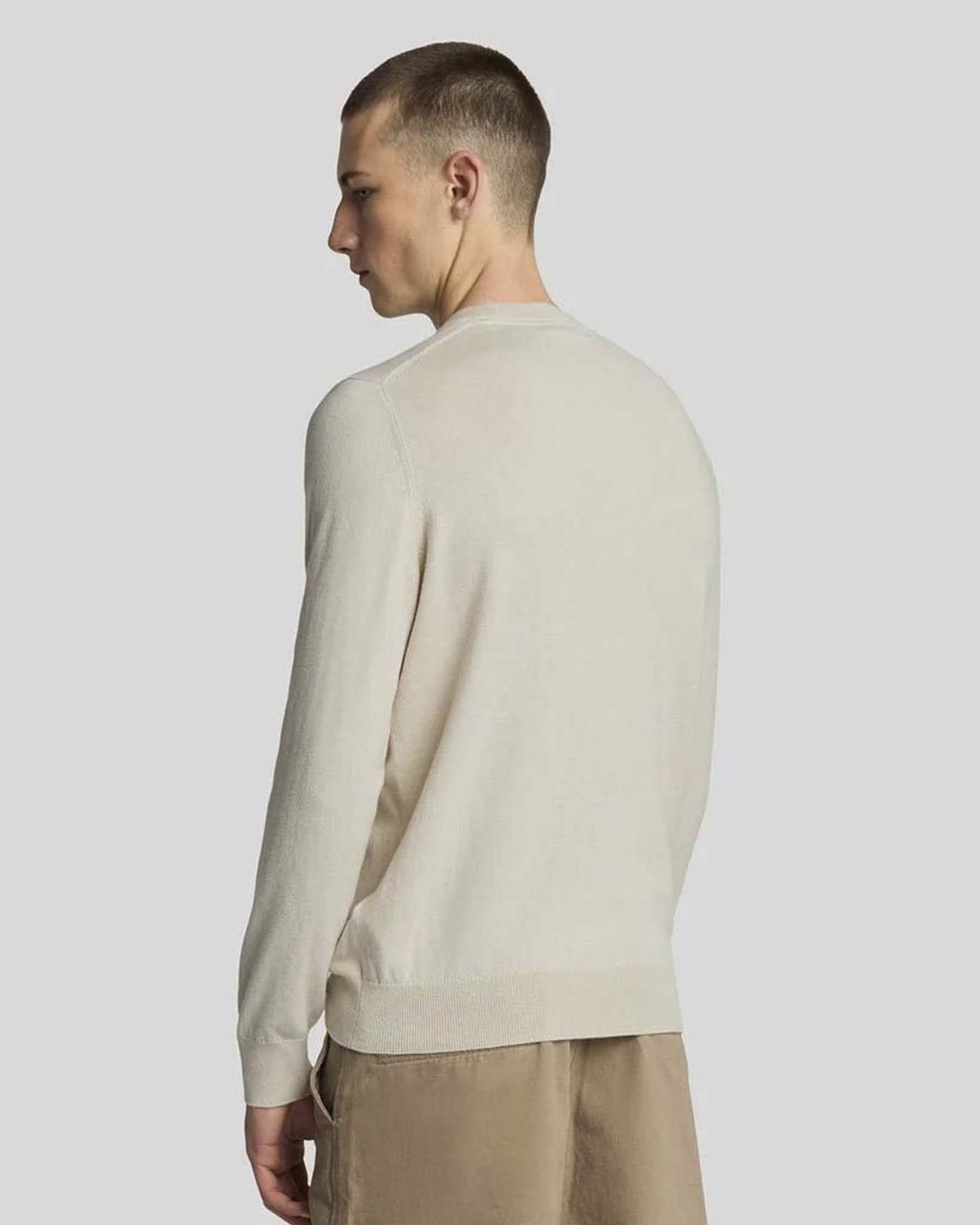 Maglione girocollo Lyle & Scott beige in misto cotone e lana merino image