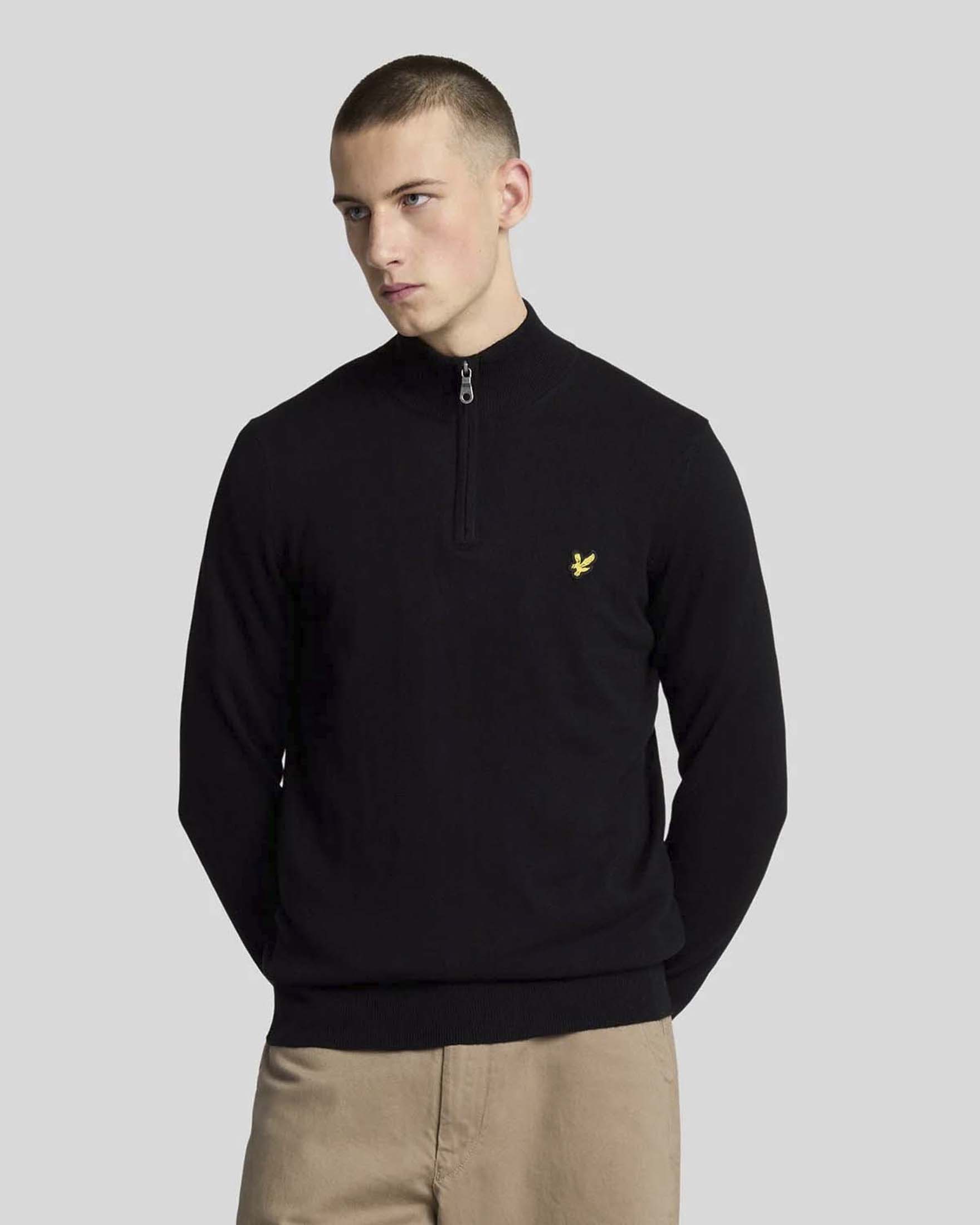 Maglione con mezza zip Lyle & Scott nero in misto cotone e lana merino