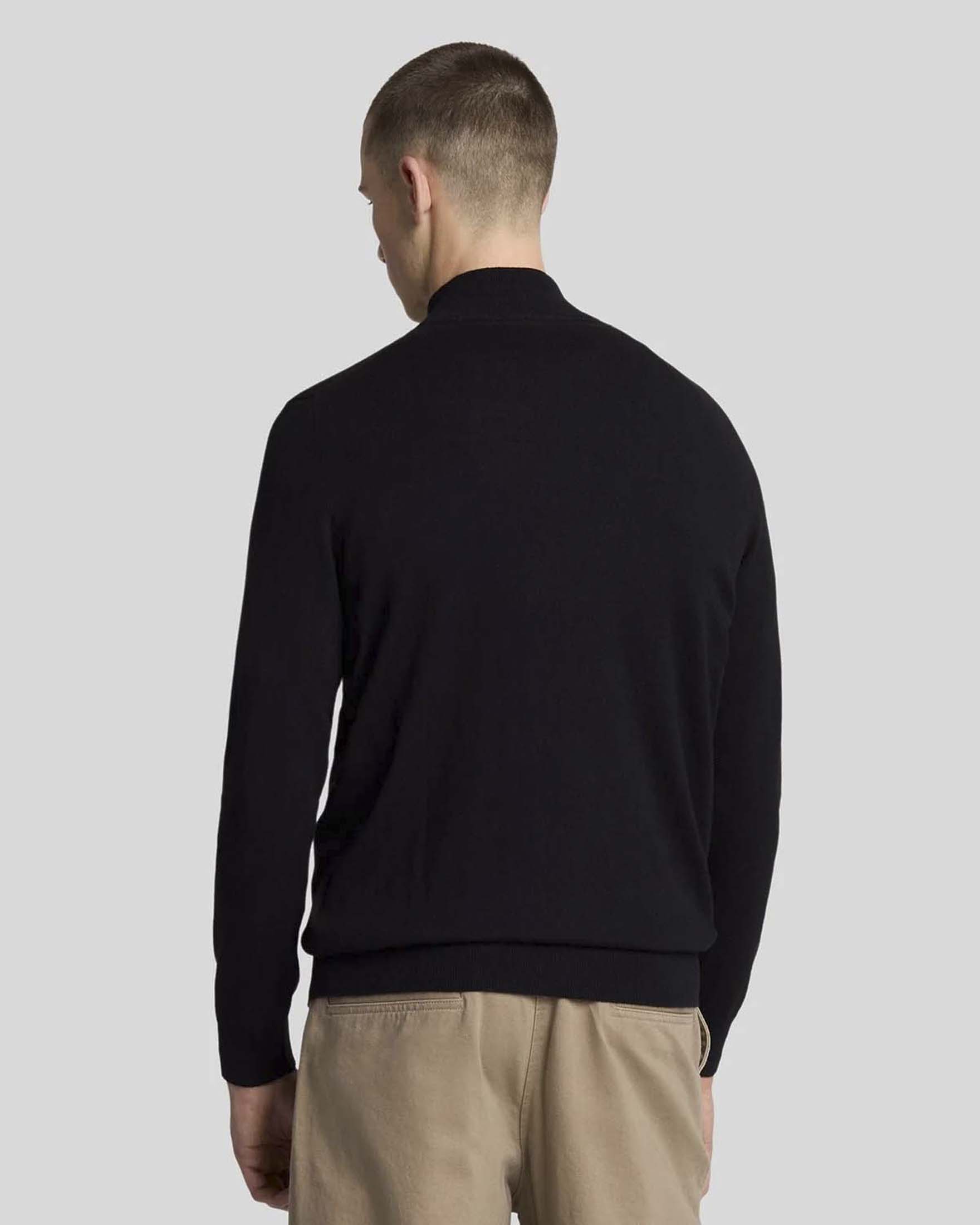 Maglione con mezza zip Lyle & Scott nero in misto cotone e lana merino image