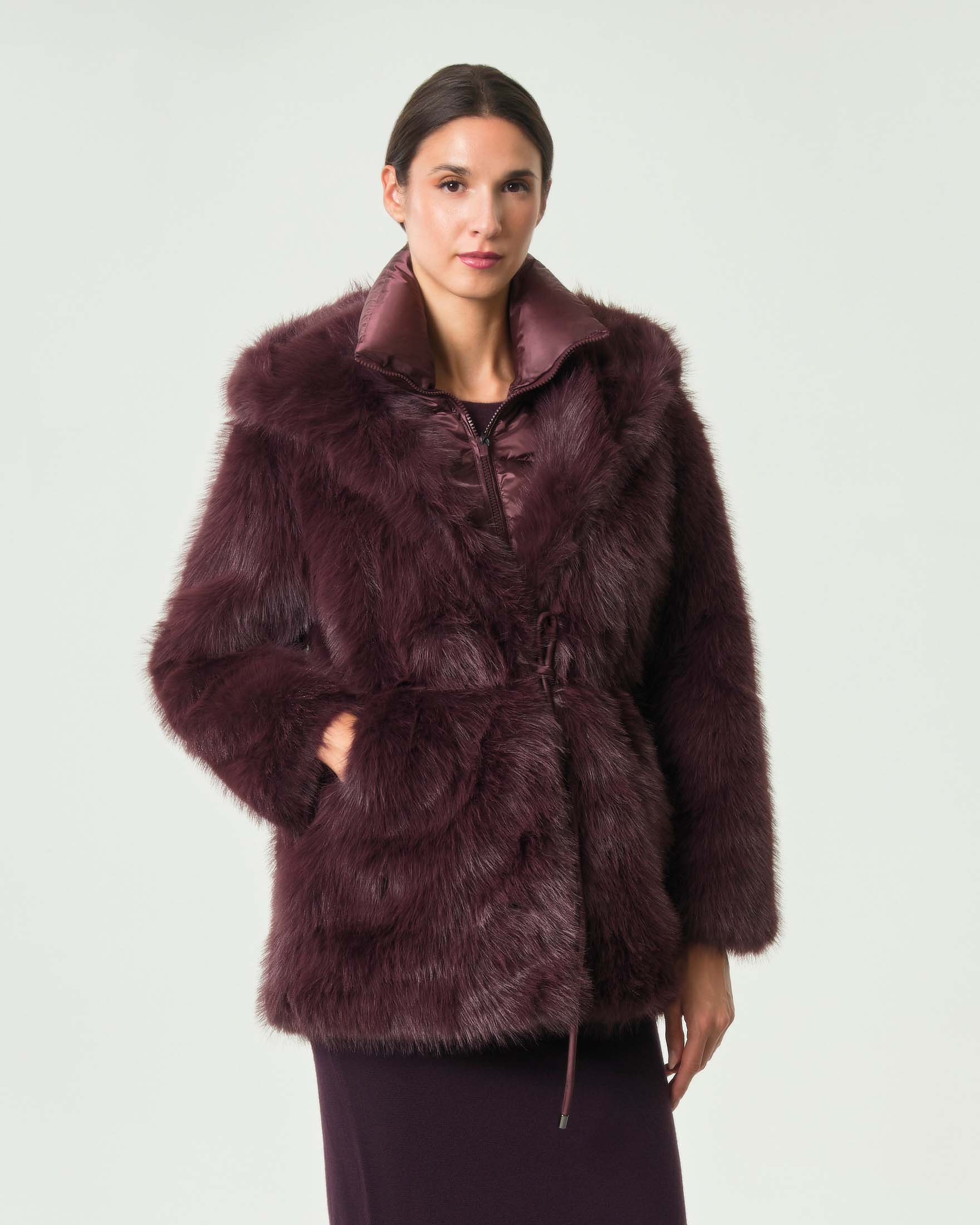 Giaccone midi Bomboogie bordeaux in ecopelliccia e piumino con cappuccio e cintura in vita