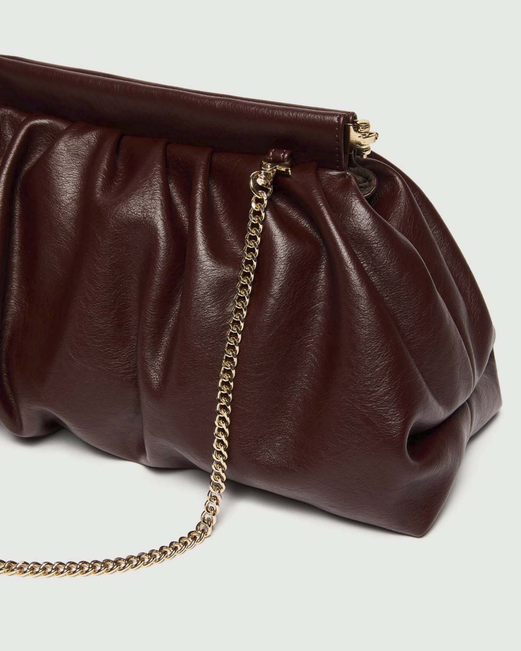 Clutch morbida Emme Marella bordeaux in jersey spalmato con tracolla a catena image