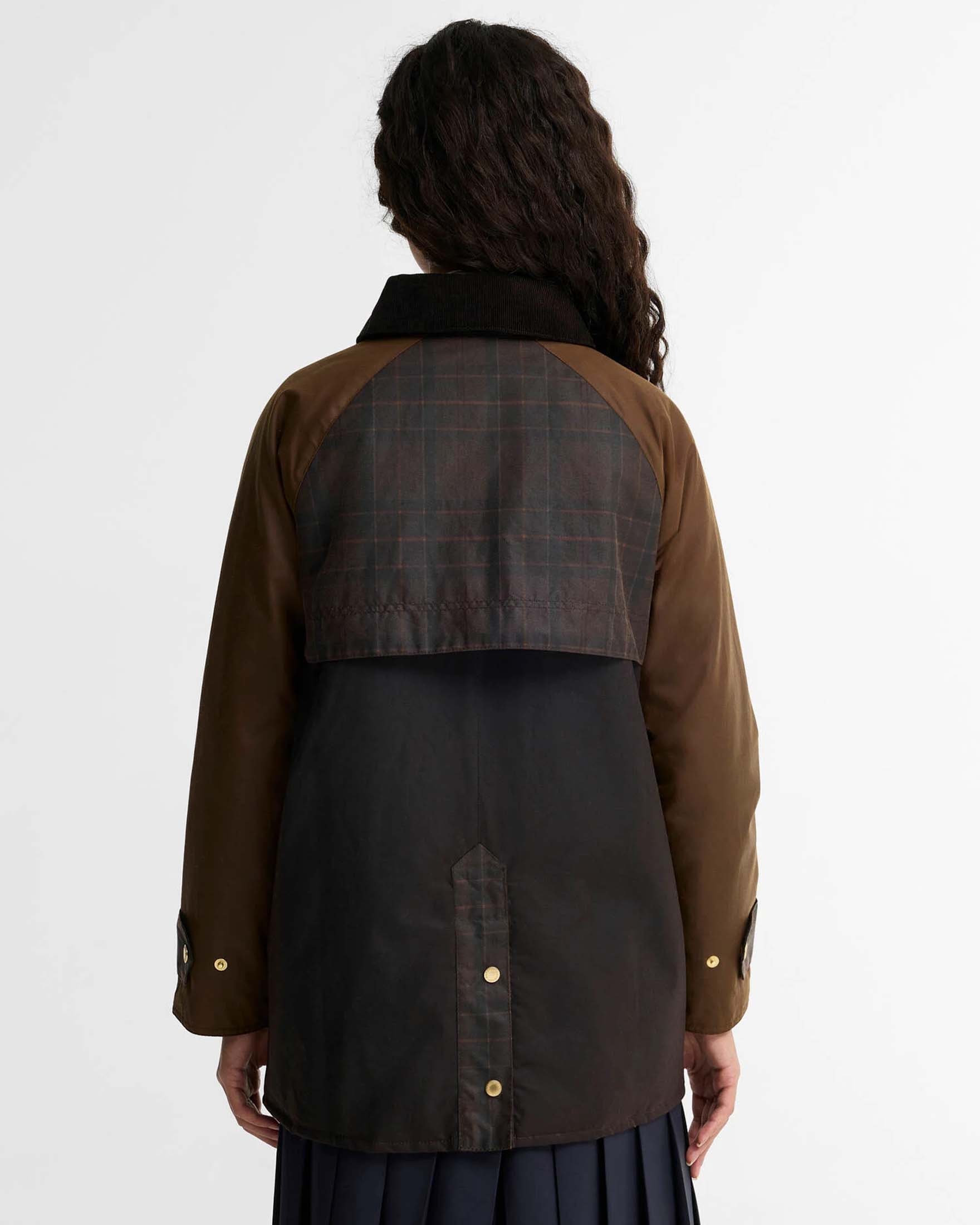 Giacca cerata Felton Barbour nera e marrone con dettagli tartan e abbottonatura a ganci image