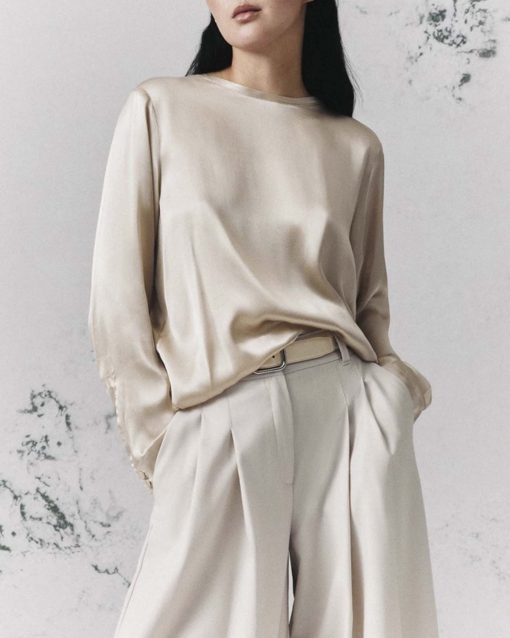 Blusa maniche lunghe Marella Monochrome beige in raso di misto seta con apertura a goccia sul retro