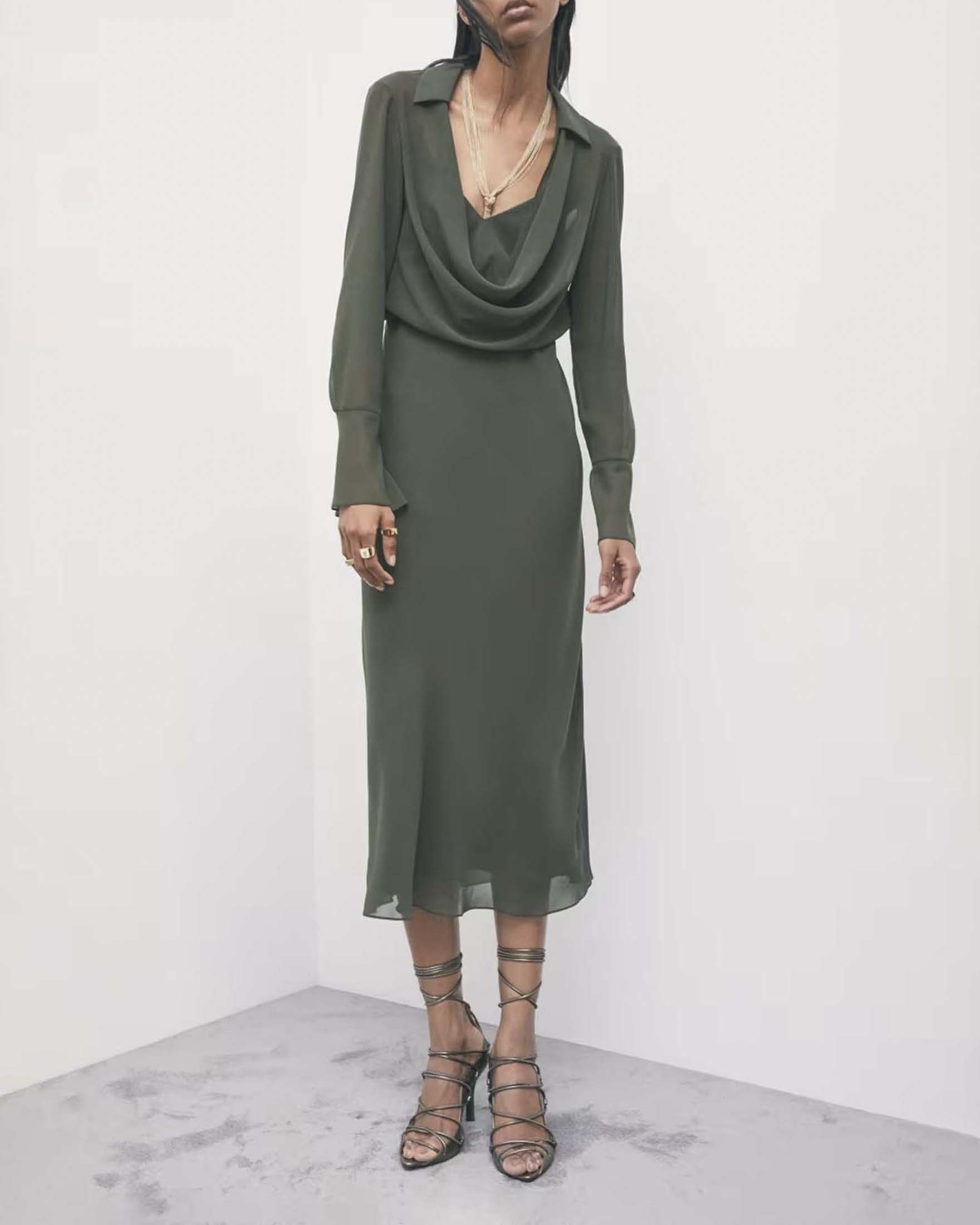 Casacca Patrizia Pepe verde militare in georgette crêpe con scollo drappeggiato e manica lunga