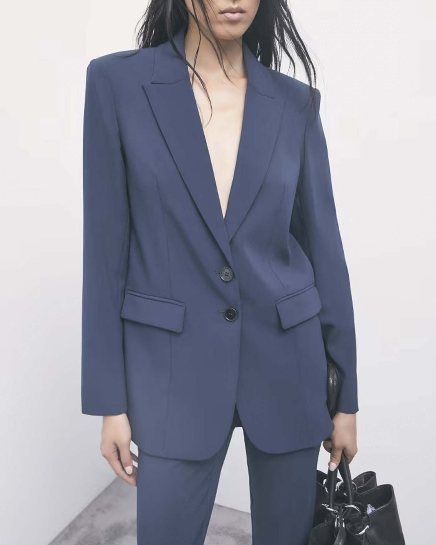 Blazer monopetto Patrizia Pepe blu in crêpe stretch con logo Fly sui polsi