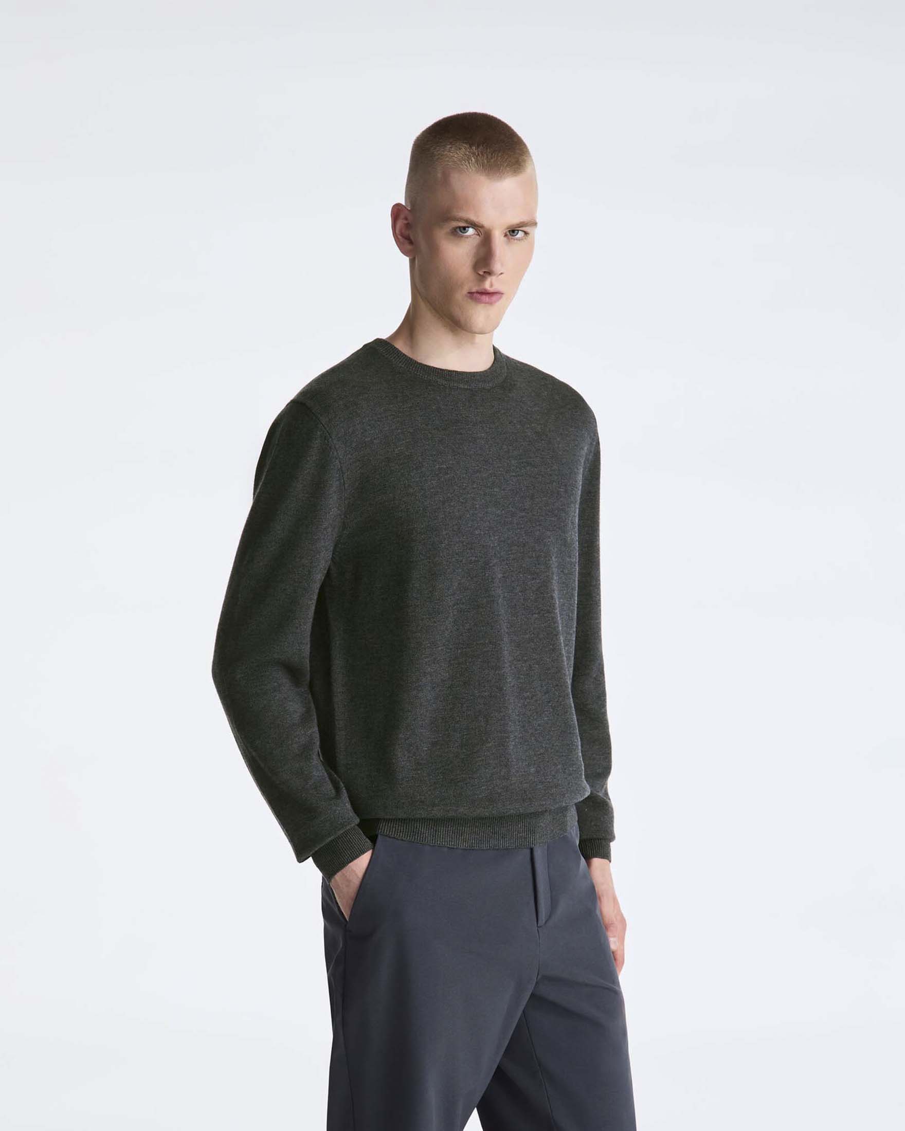 Maglione girocollo Peuterey grigio antracite in tricot di misto lana