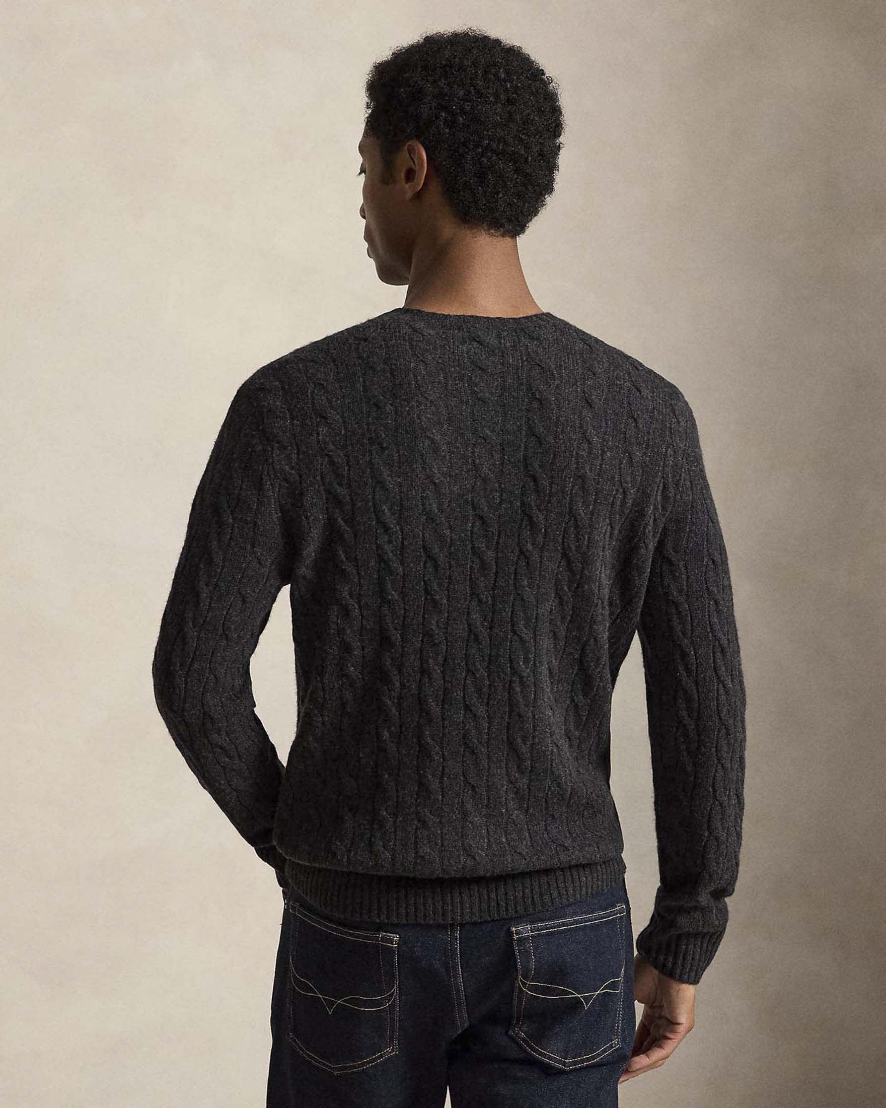 Maglia girocollo Polo Ralph Lauren antracite in lana e cashmere lavorata a trecce con logo pony ricamato in tono image