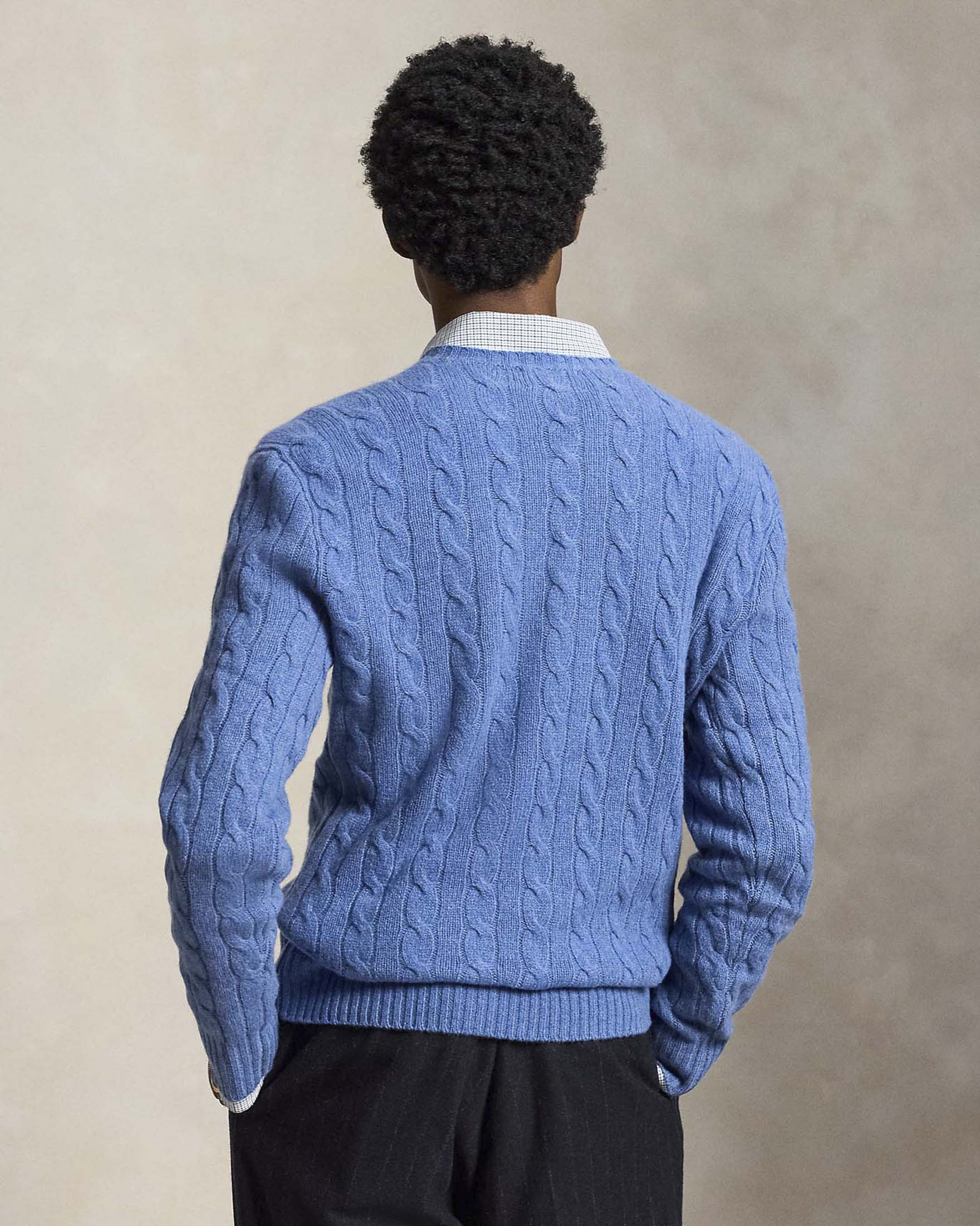 Maglia girocollo Polo Ralph Lauren celeste in lana e cashmere lavorata a trecce con logo pony ricamato in tono image