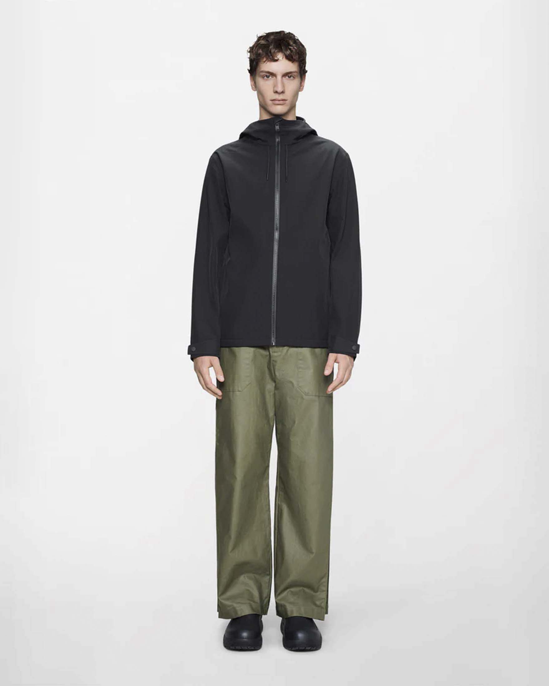 Giubbino Suva Softshell Rains nero con cappuccio