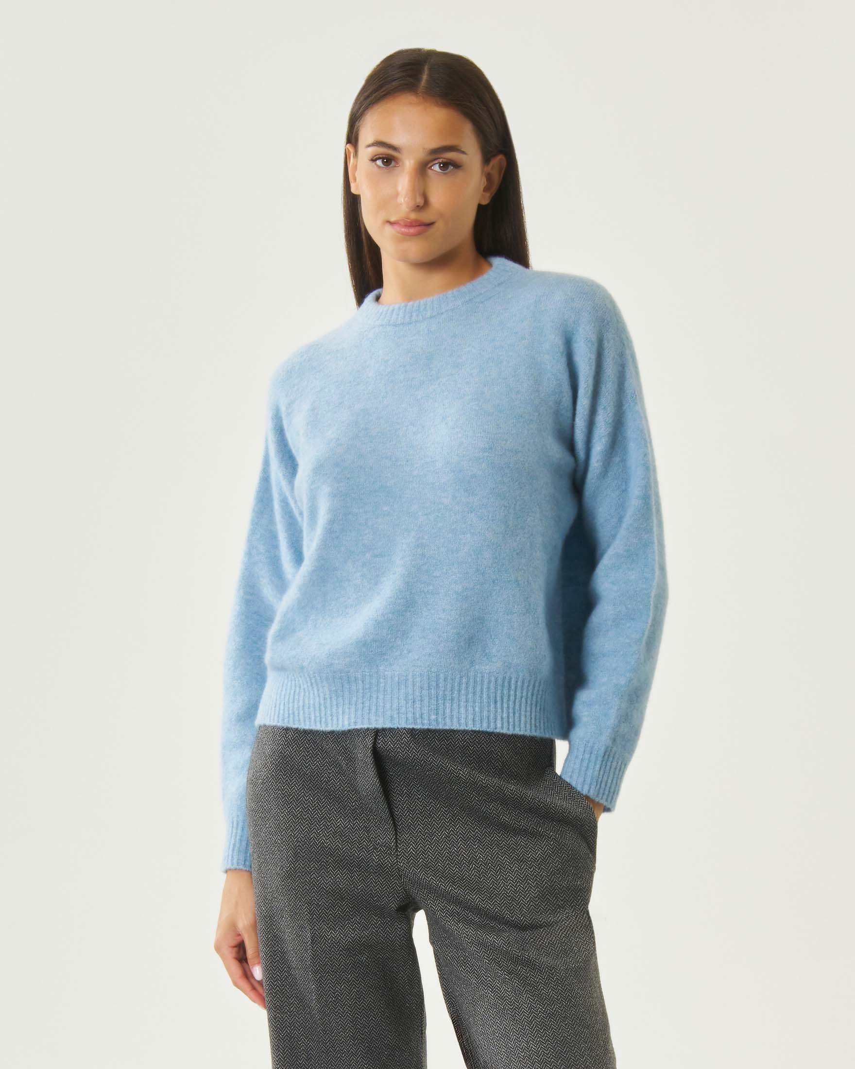 Maglia girocollo over Weekend Max Mara azzurra in misto alpaca e lana con bordi a costine