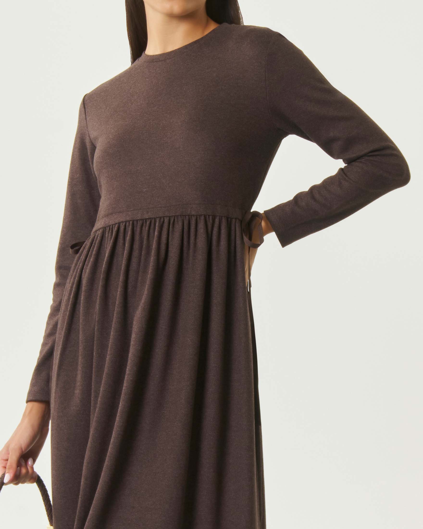 Abito lungo Weekend Max Mara marrone in jersey jacquard con gonna ampia e coulisse in vita image