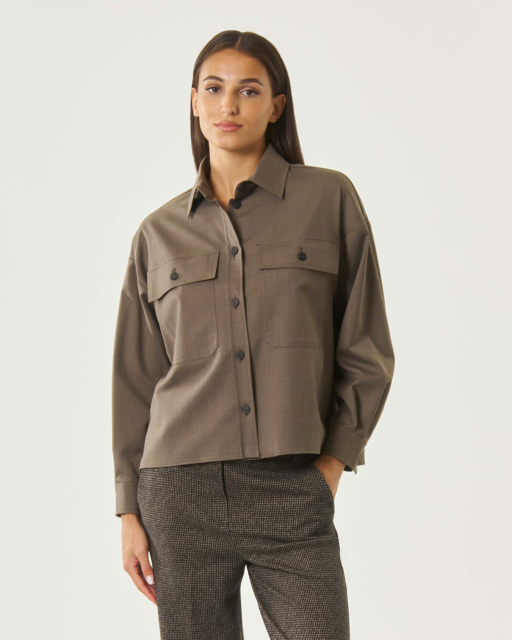 Giacca a camicia Weekend Max Mara color noce in lana stretch con tasche a toppa