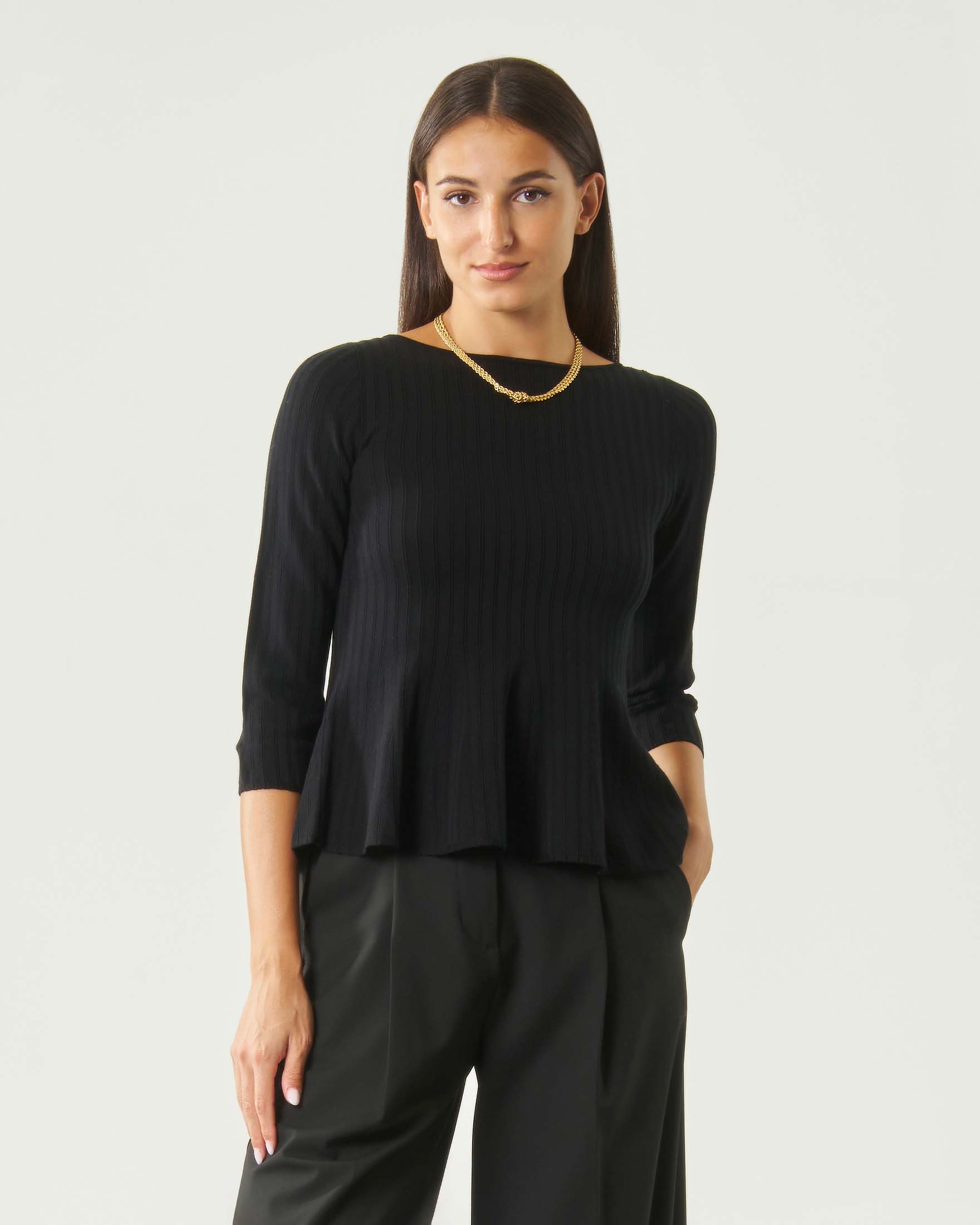 Maglia mezze maniche Marella Sport nera fit and flare in lyocell a coste e scollo a barca