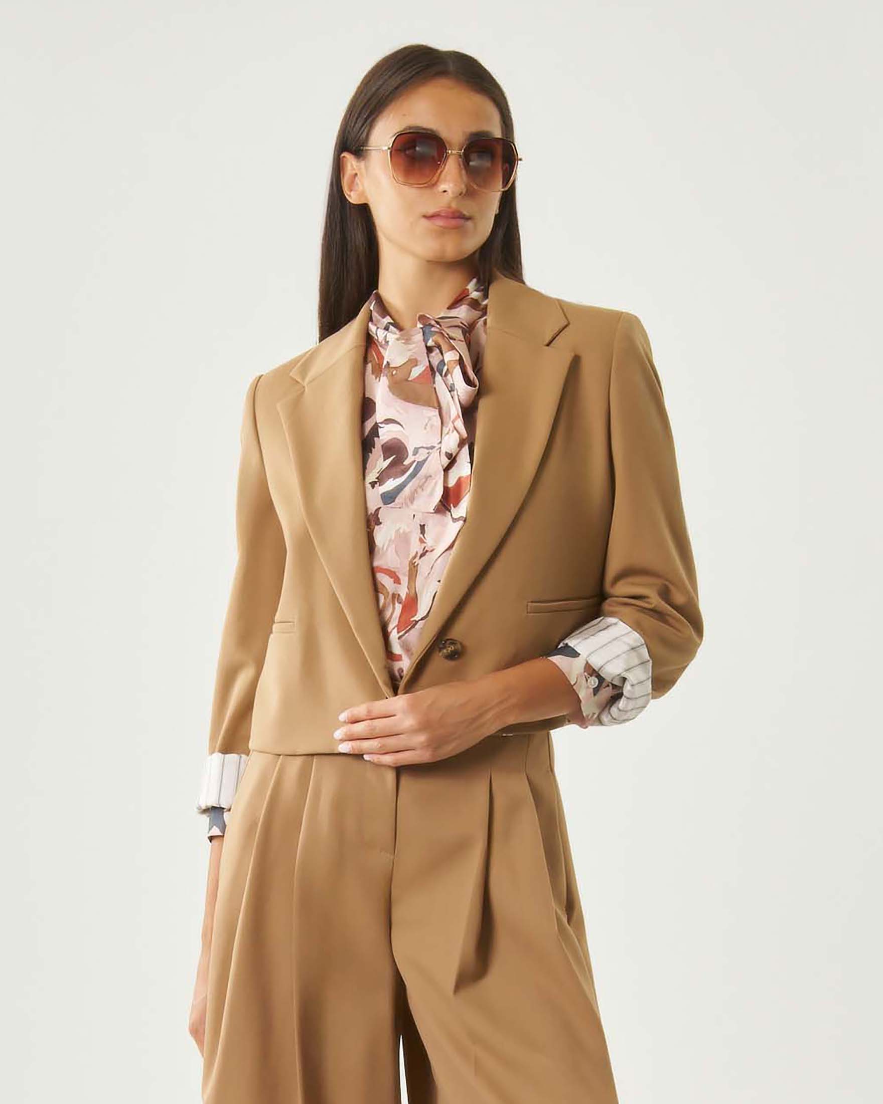 Blazer corto monopetto Marella Sport cammello in gabardina di misto lana con tasche a filetto