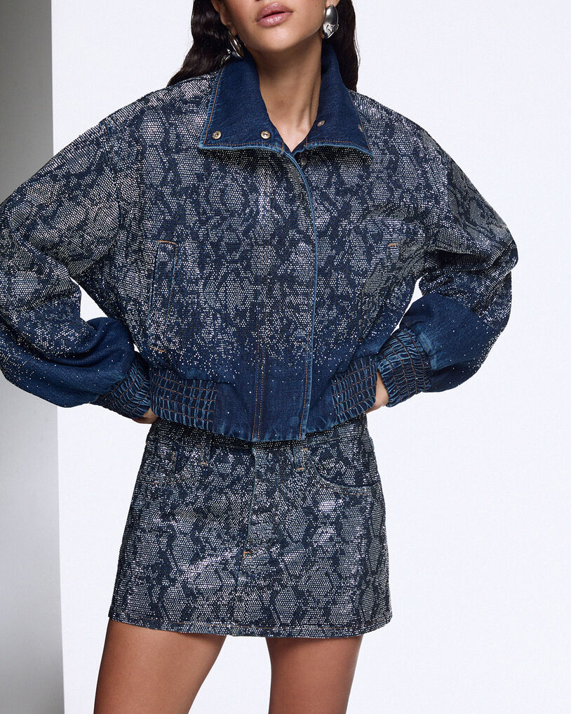 Bomber cropped Elodie x Liu Jo in denim no-stretch con strass all over a trama effetto pitonata