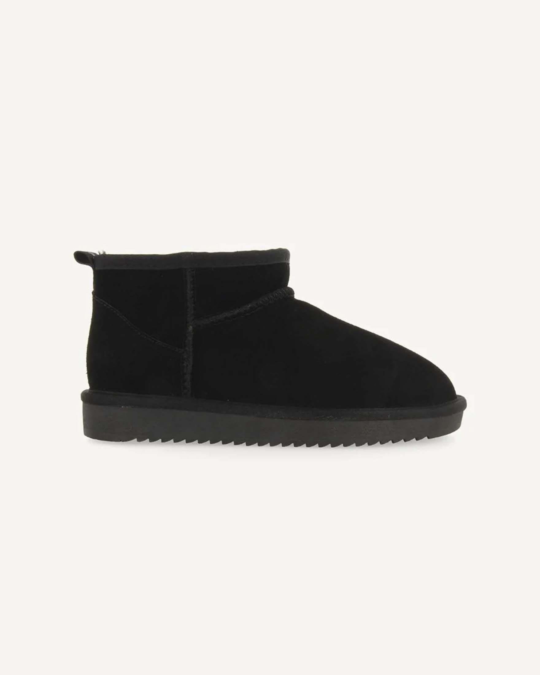 Stivaletto Gioseppo nero in pelle scamosciata con suola gommata