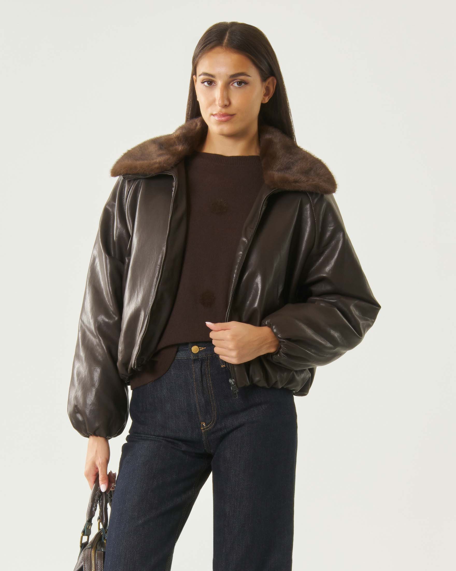 Giacca bomber Hlo! testa di moro in similpelle con colletto in ecopelliccia effetto visone