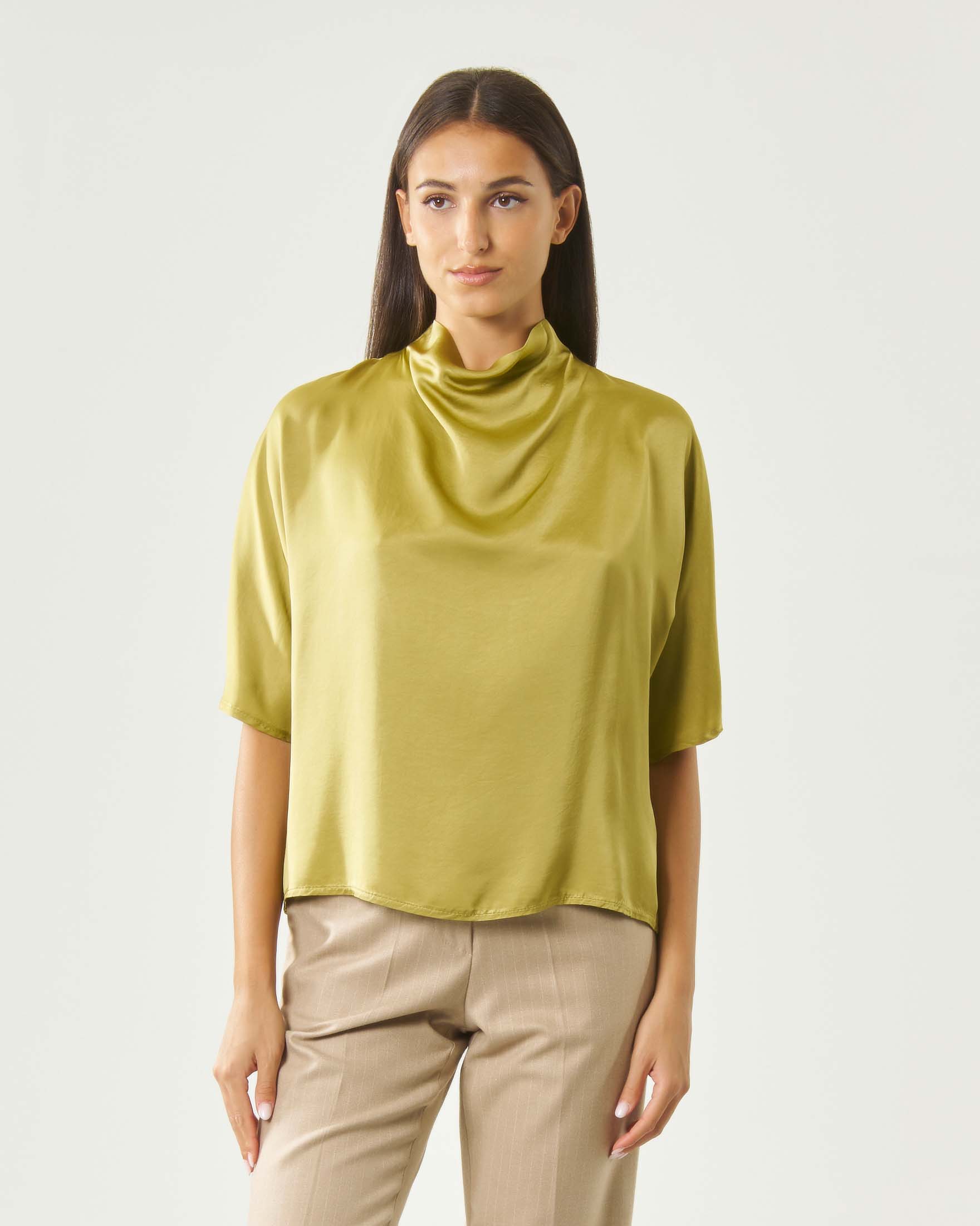 Blusa a mezze maniche Hlo! color olio in misto viscosa e seta con scollo drappeggiato