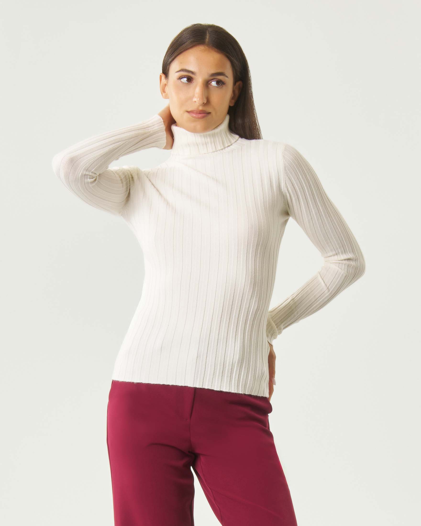 Maglia dolcevita leggera Hlo! bianca in misto viscosa a coste