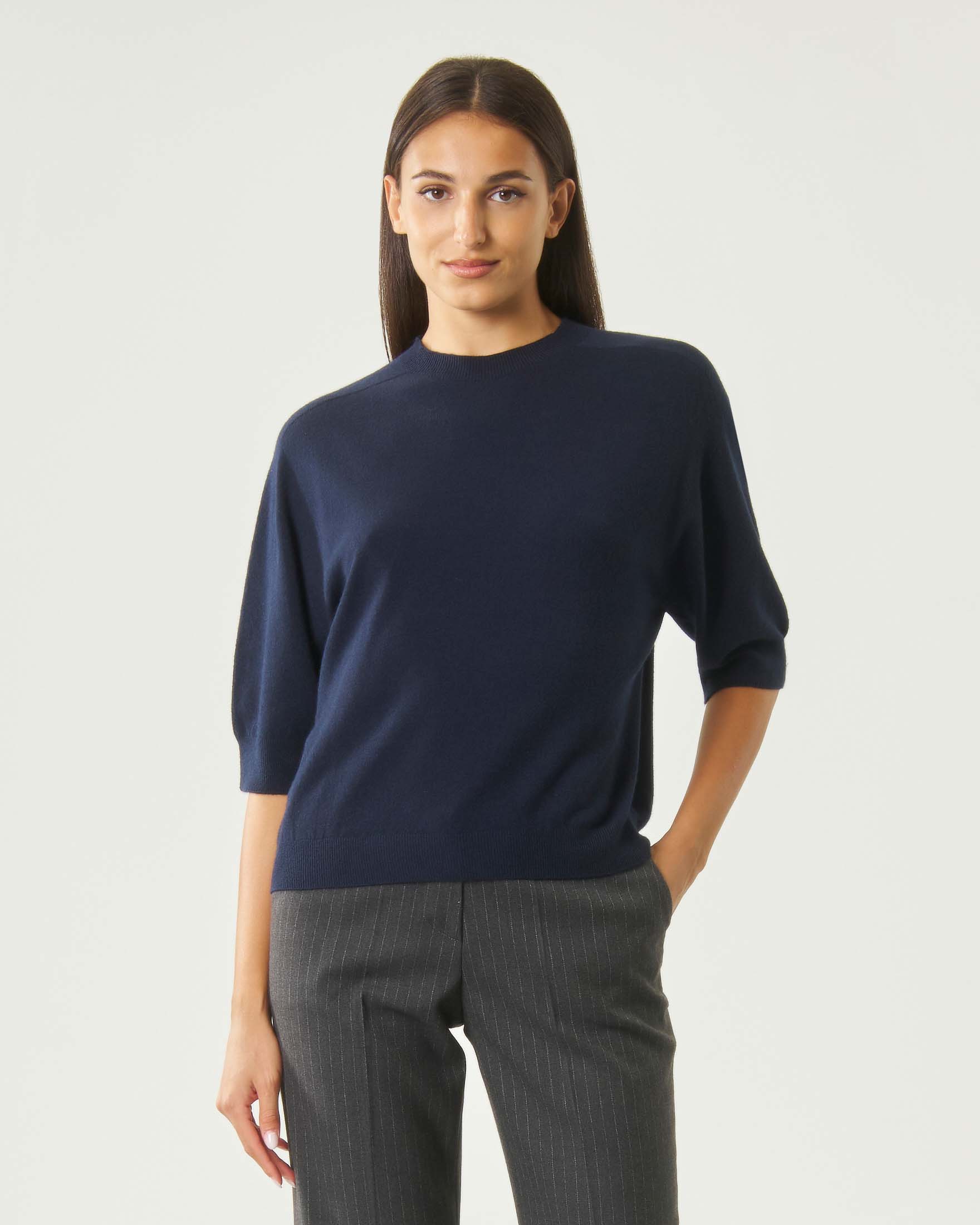 Maglia boxy Hlo! blu in misto viscosa a mezze maniche con bordi a costine