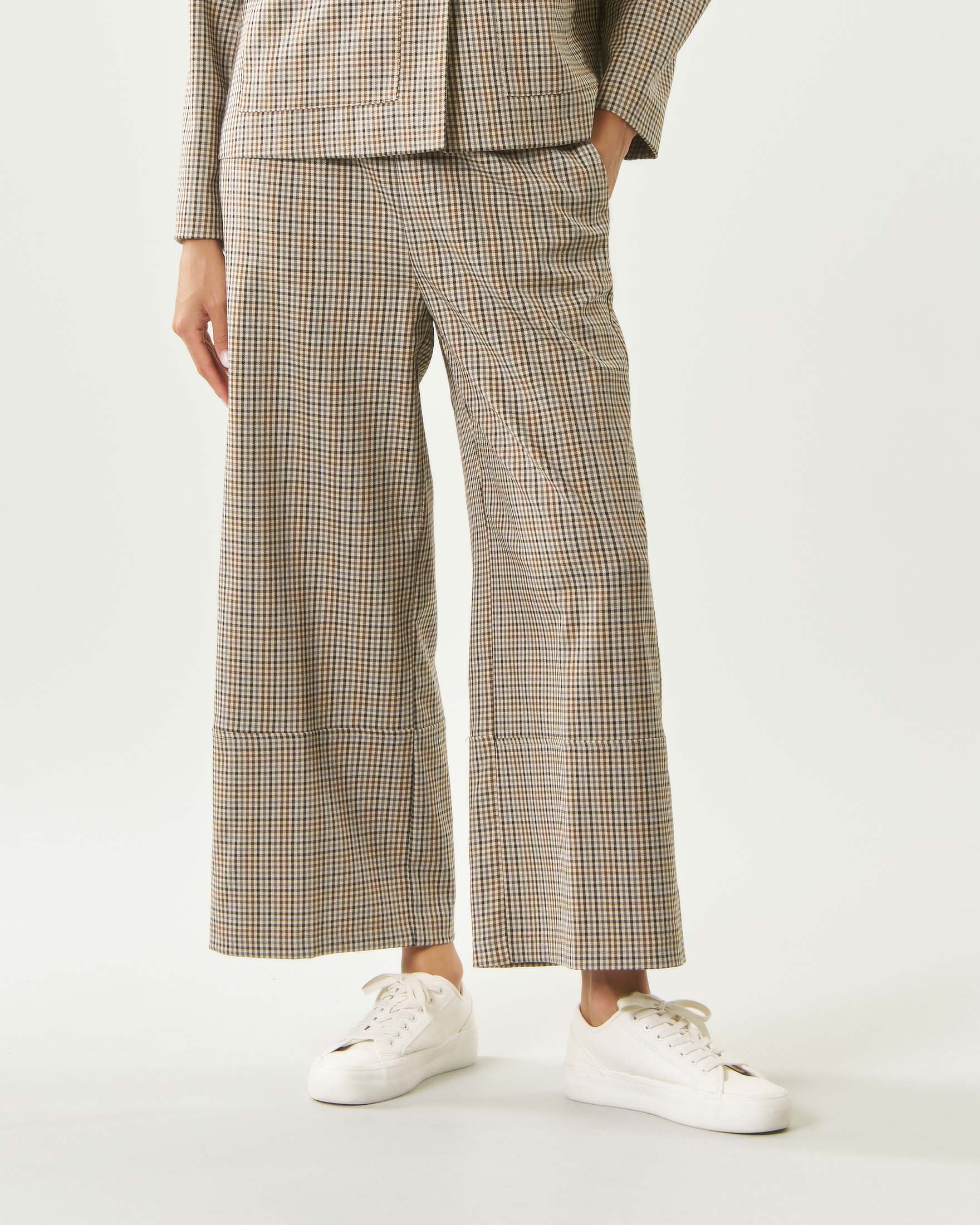Pantaloni wide Jurerê cammello e marroni in viscosa a motivo Vichy con tasche alla francese image