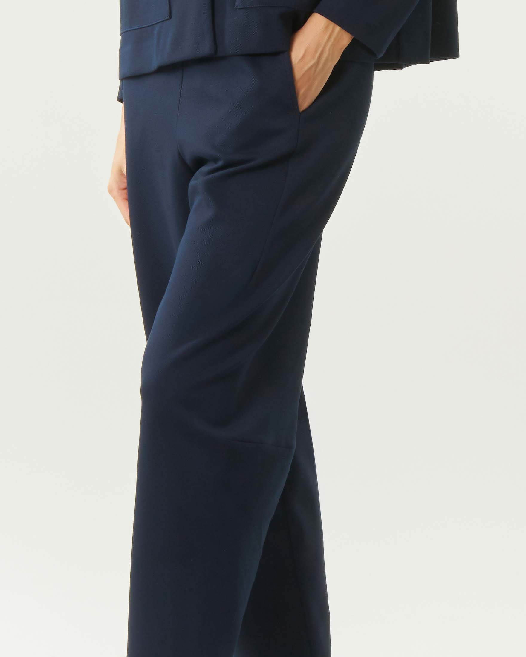 Pantaloni tricot balloon Jurerê blu in misto viscosa con tasche alla francese e vita elasticizzata image