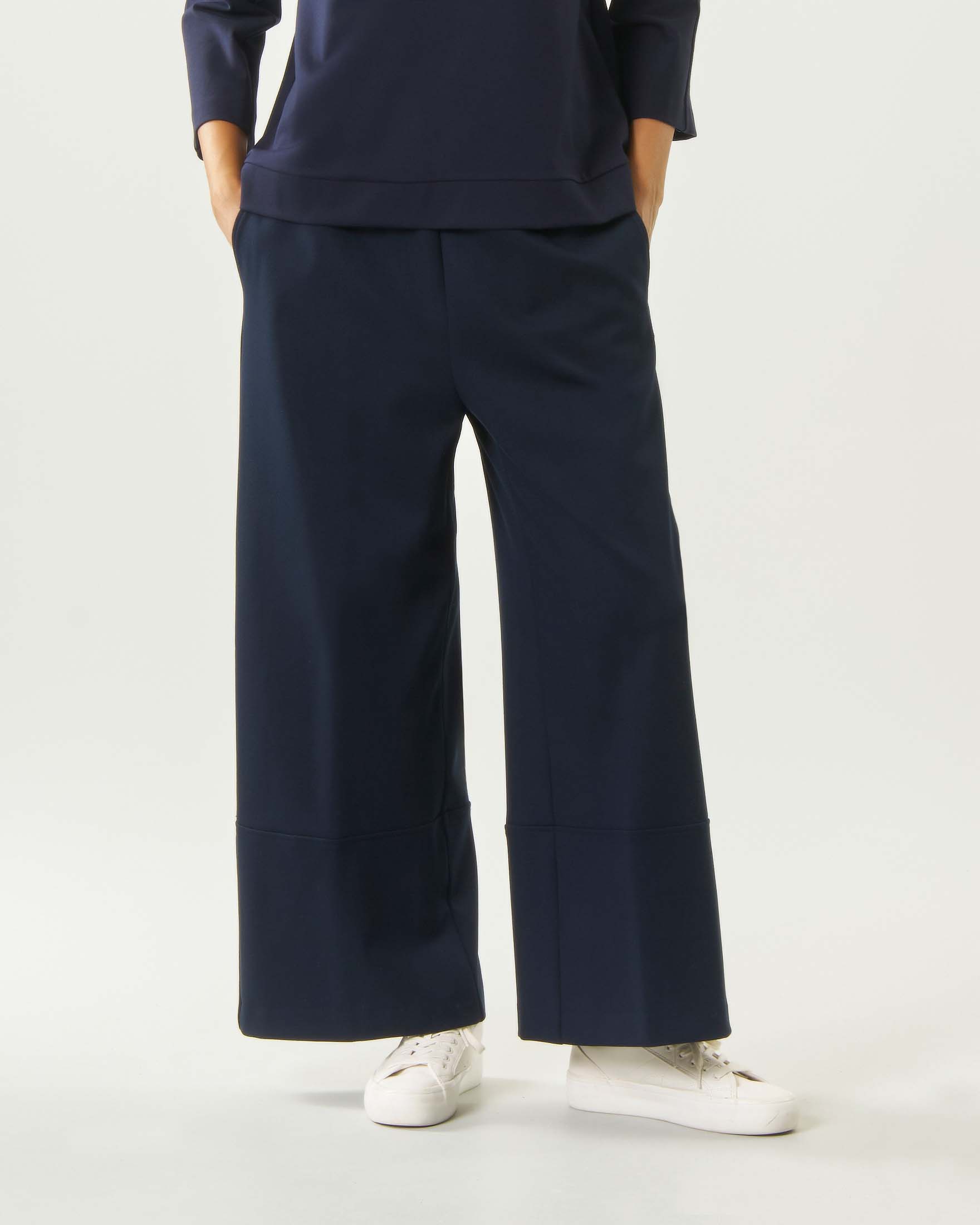 Pantaloni tricot wide leg Jurerê blu in viscosa con tasche alla francese e vita elasticizzata