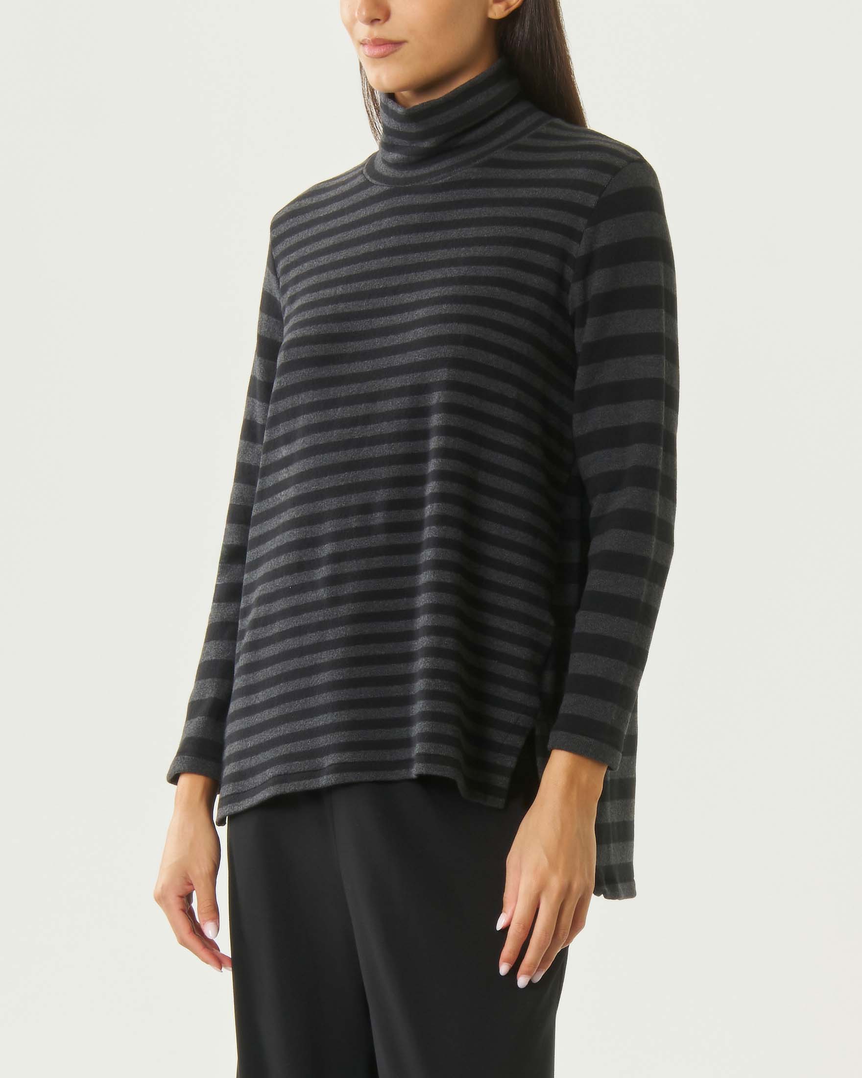 Maglia lupetto ampia Jurerê nera a righe antracite in misto cotone stretch image