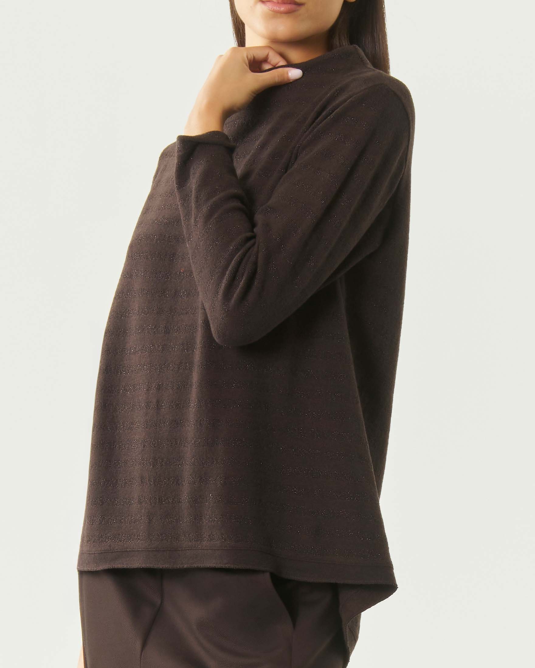 Maglia ampia maniche lunghe Jurerê marrone a righe in cotone con filo lamé e collo a cratere image