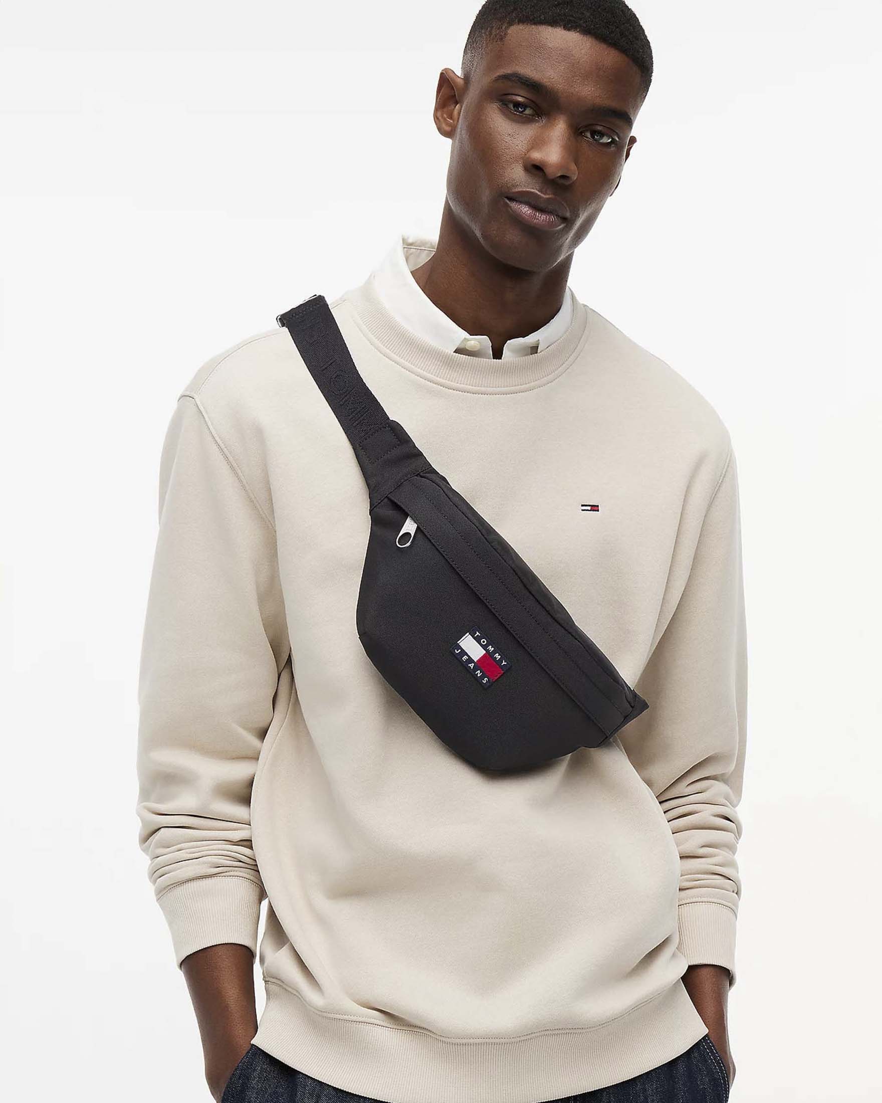 Marsupio Essential Tommy Jeans nero con logo image