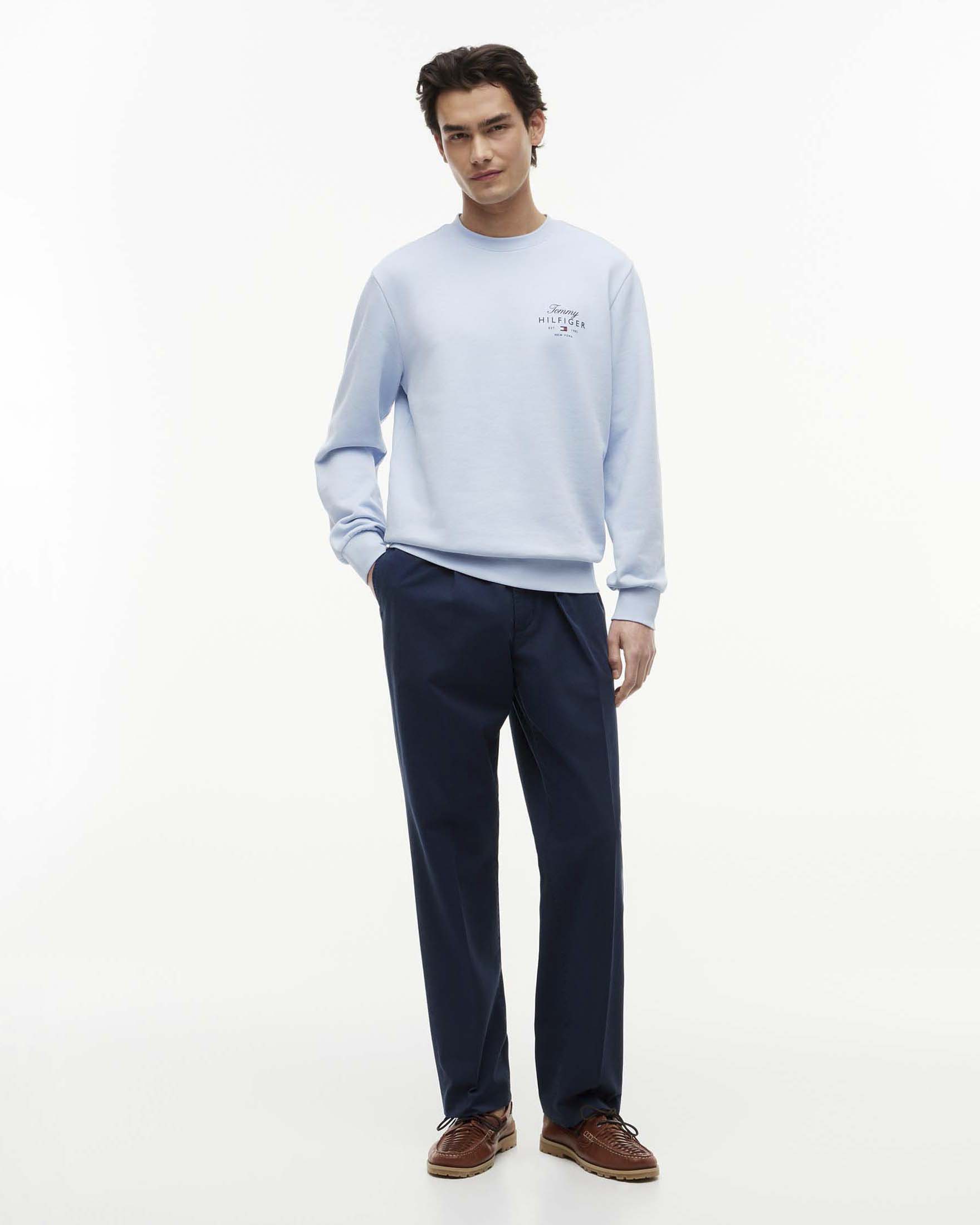 Felpa azzurra girocollo Tommy Hilfiger con logo Script Stack